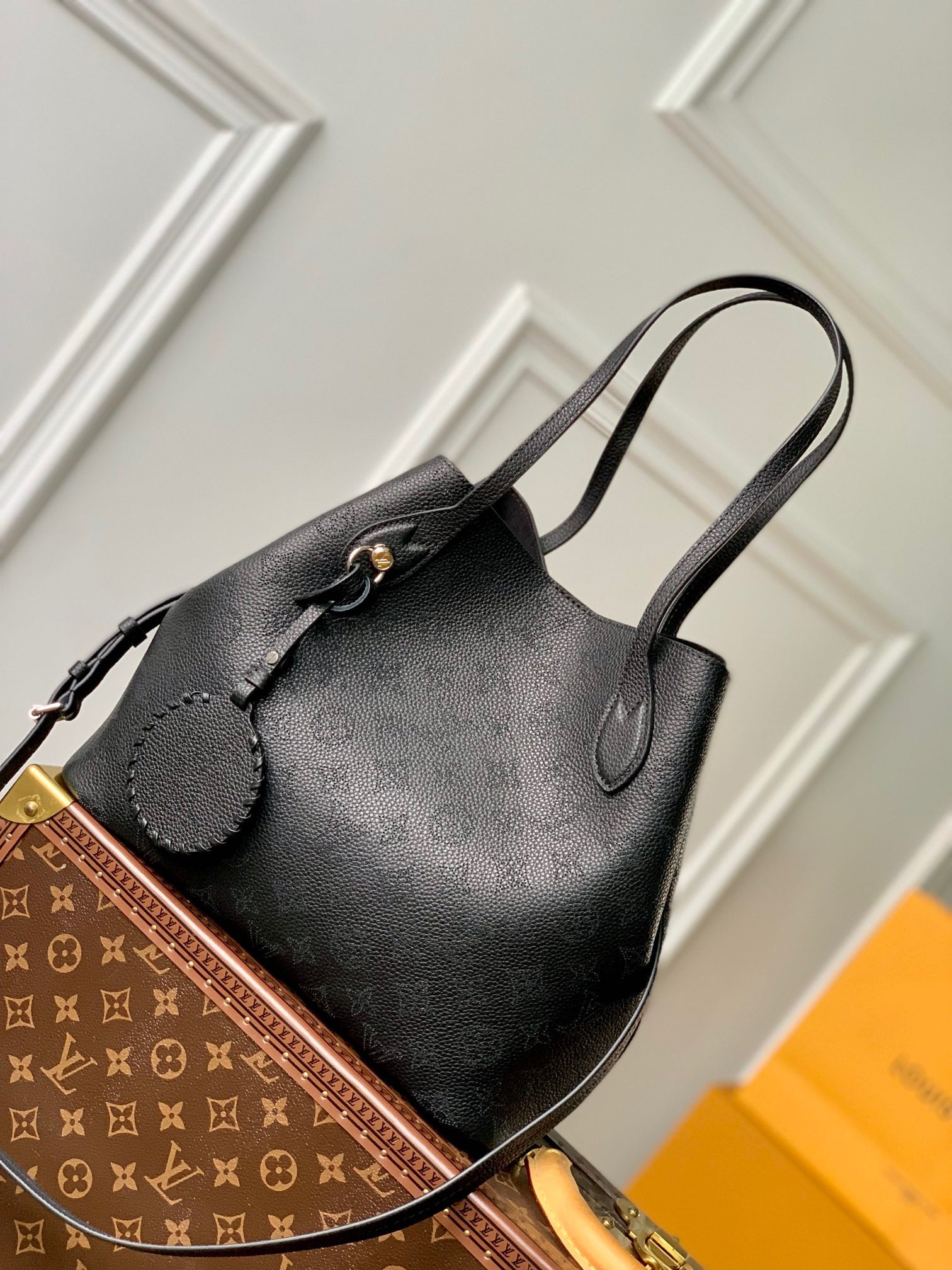 LV Blossom MM M21851