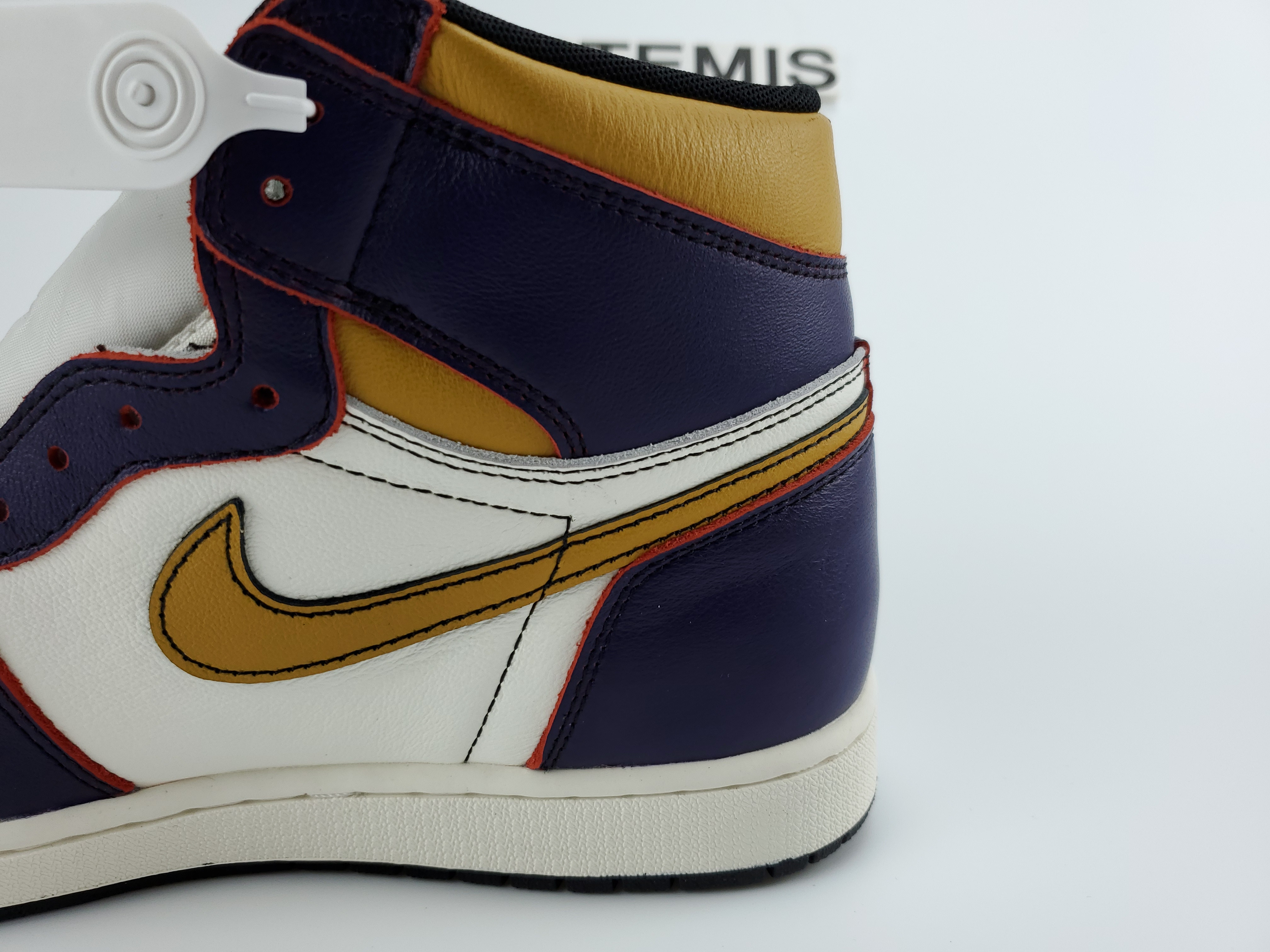 Air Jordan 1 Retro High OG Defiant SB LA to Chicago