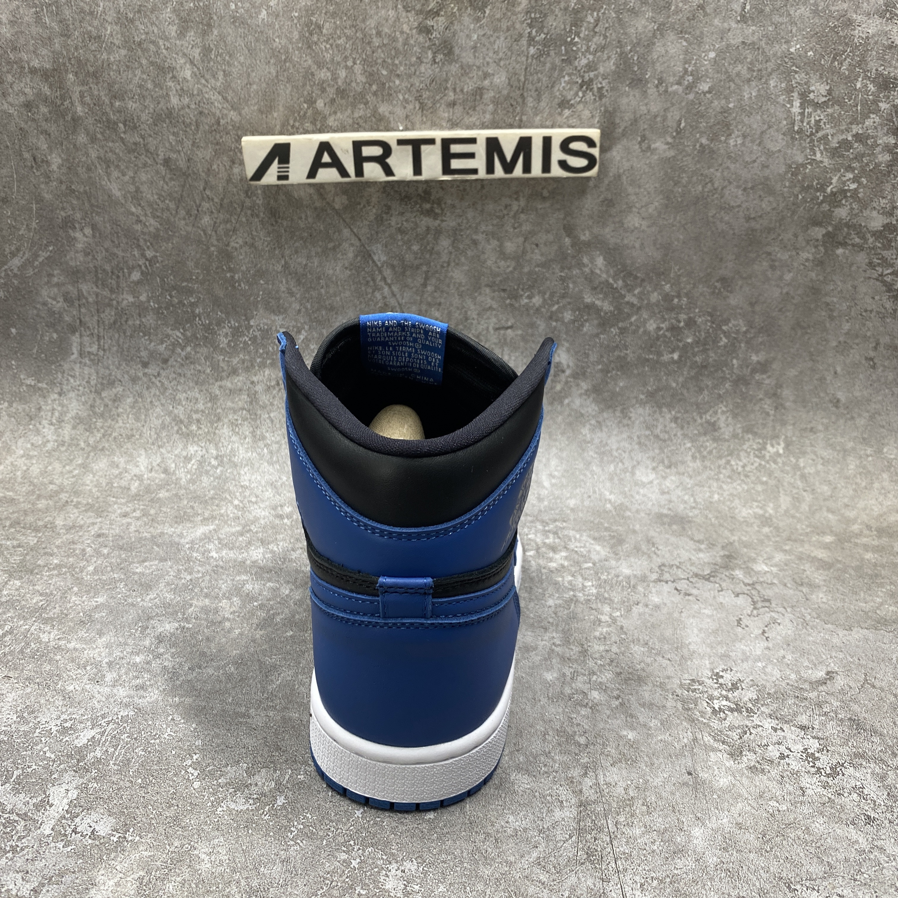 Air Jordan 1 Retro High OG Dark Marina Blue