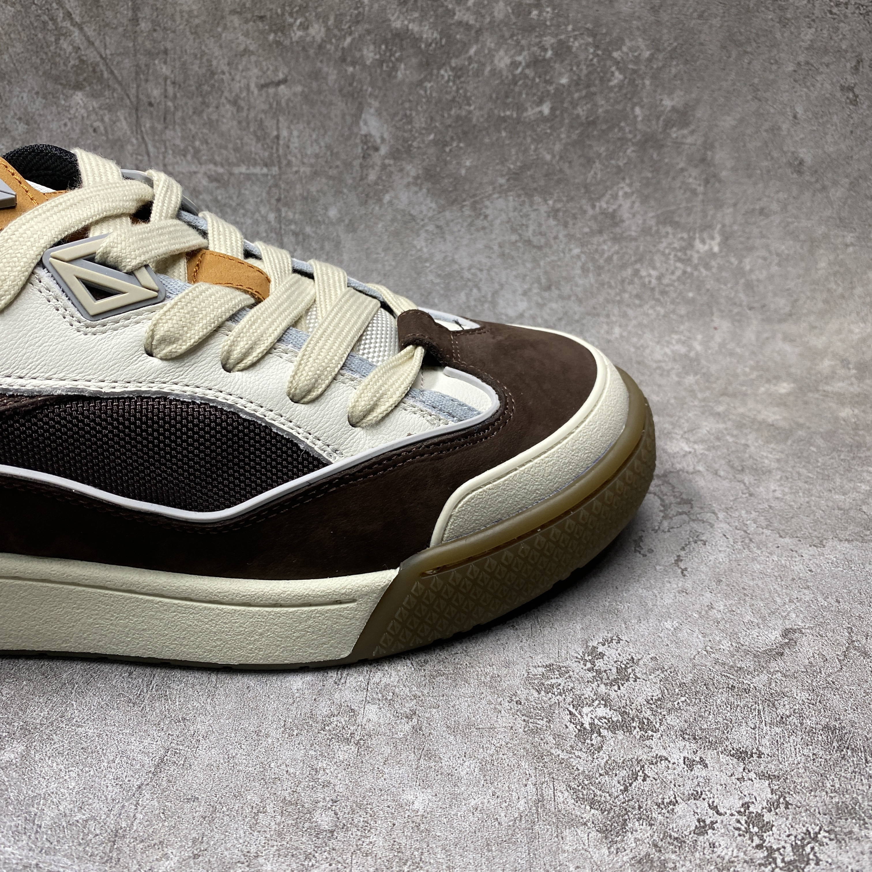 D*or b713 cactus jack mocha white