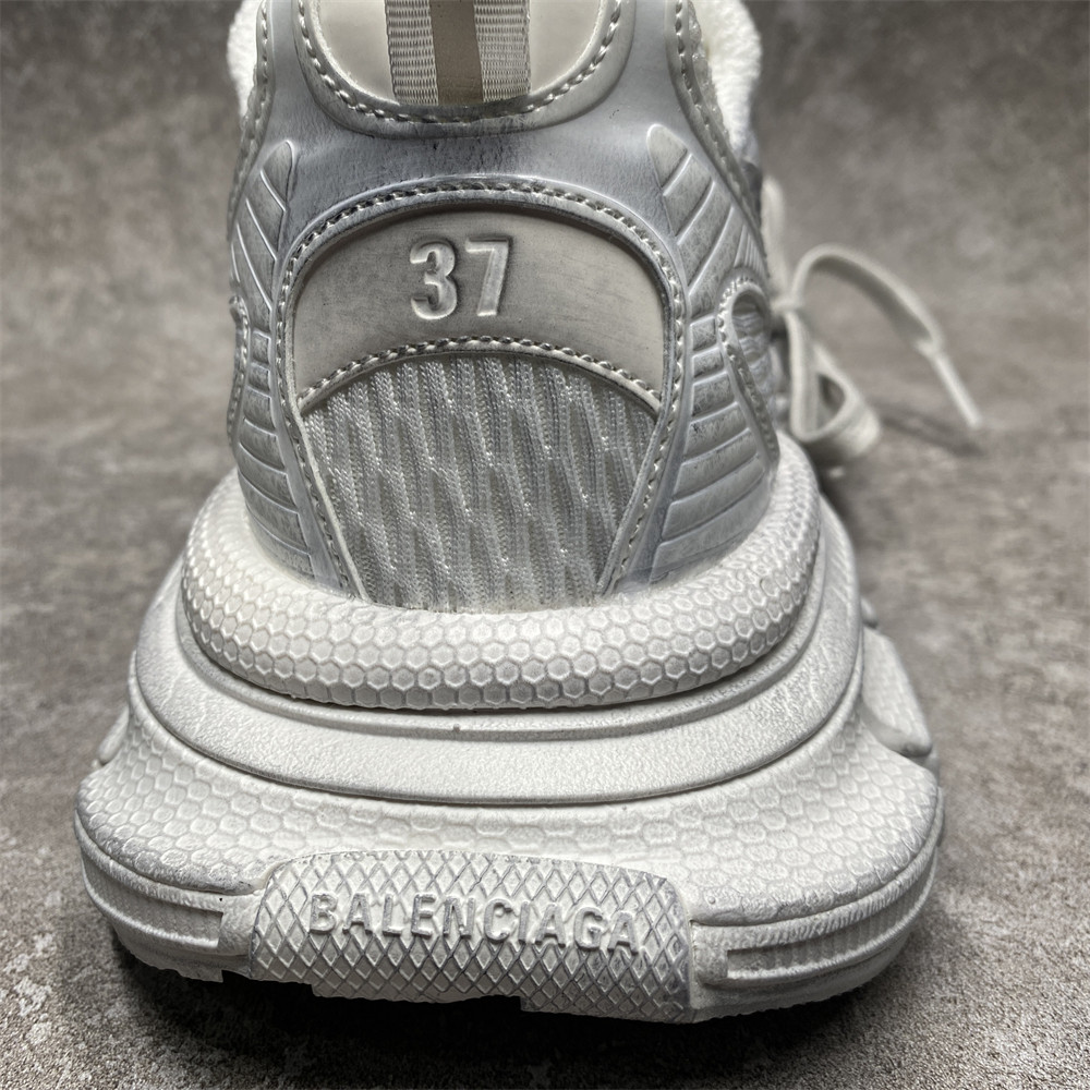 Balenciga 3XL Snow White