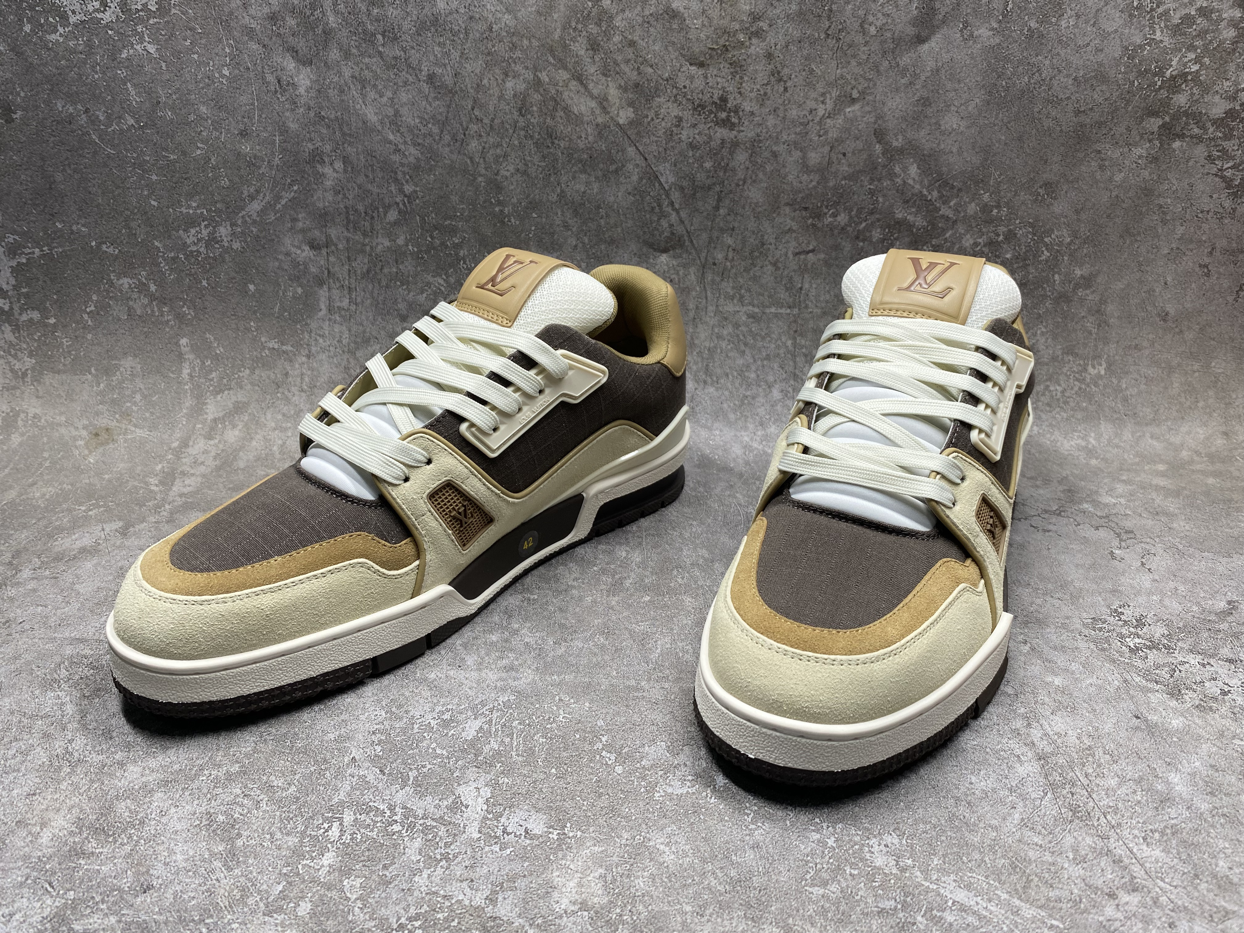 UA LV trainer Sneakers