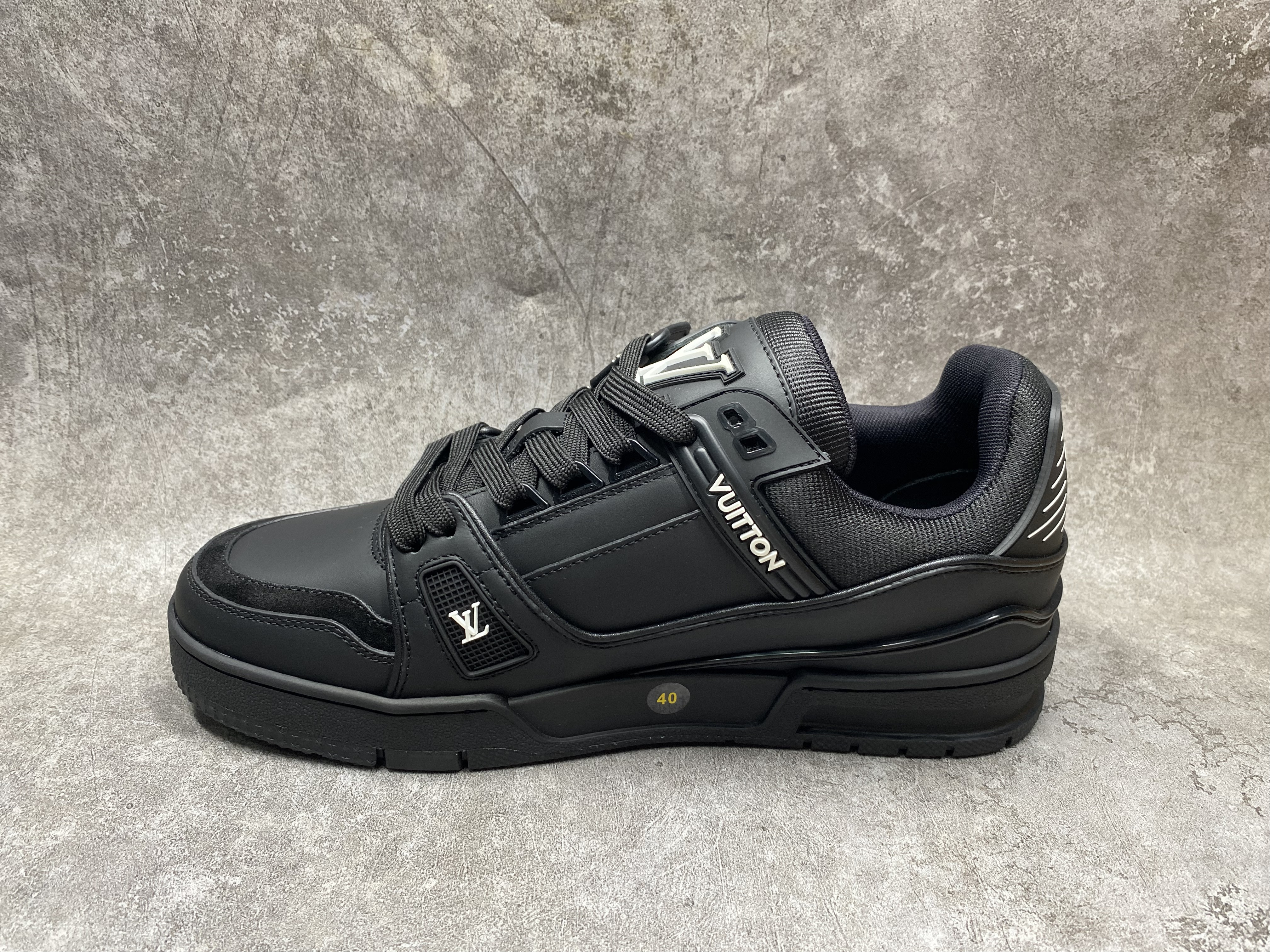 UA LV trainer Sneakers