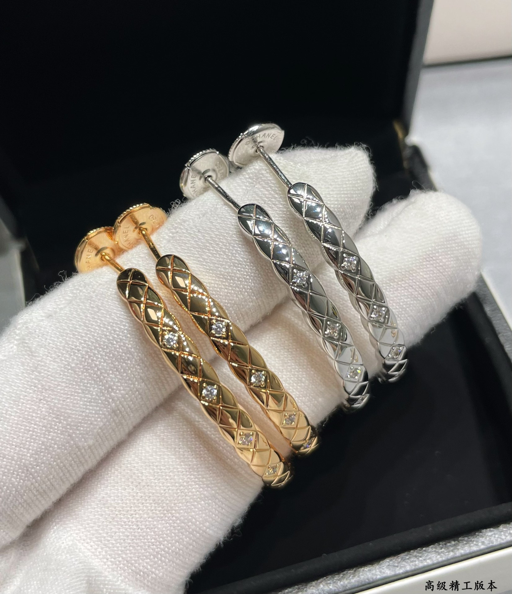 ch*el large Di*m*nd-shaped Di*m*nd drill earrings