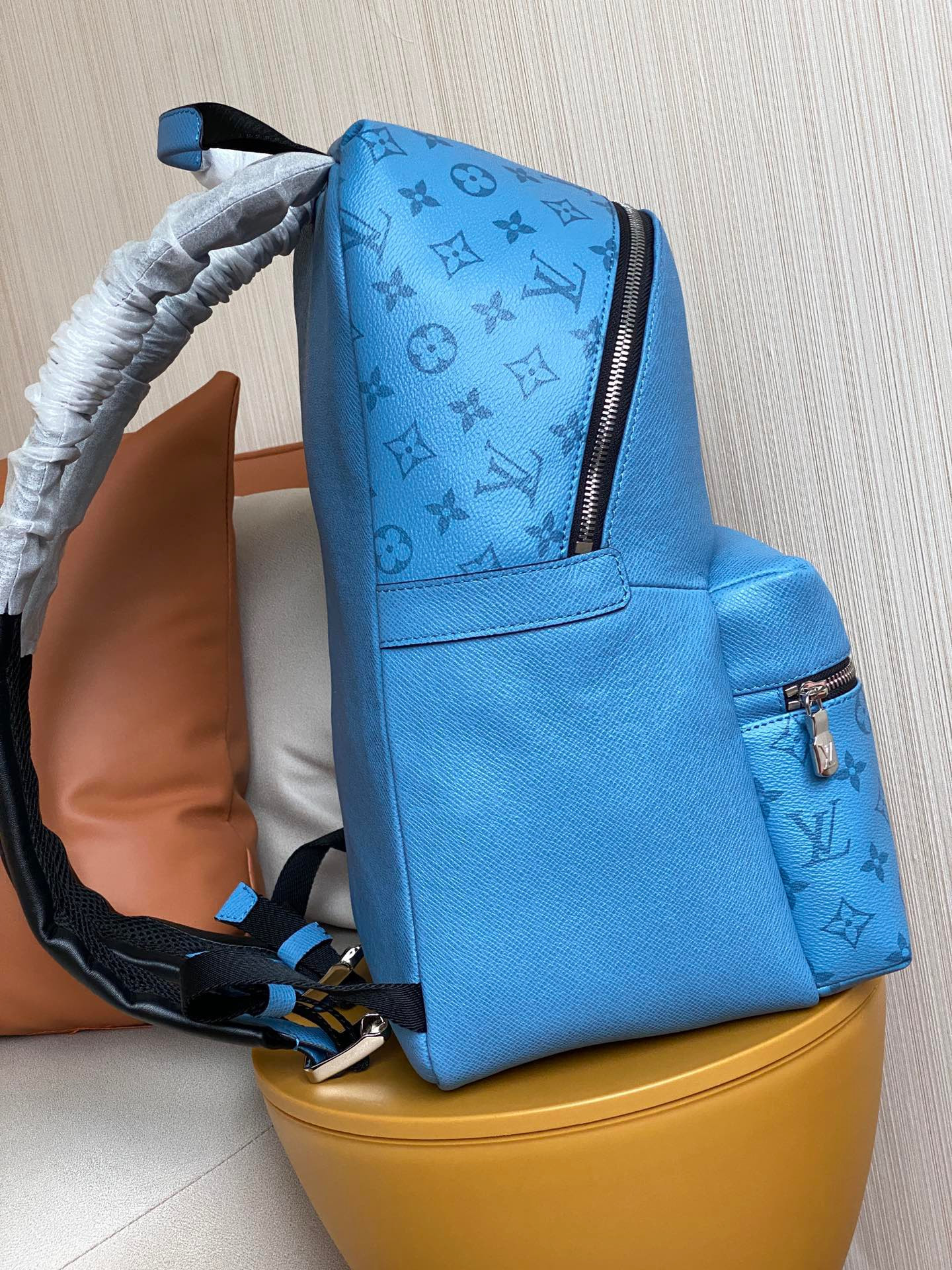 LV DISCOVERY BACKPACK M30747