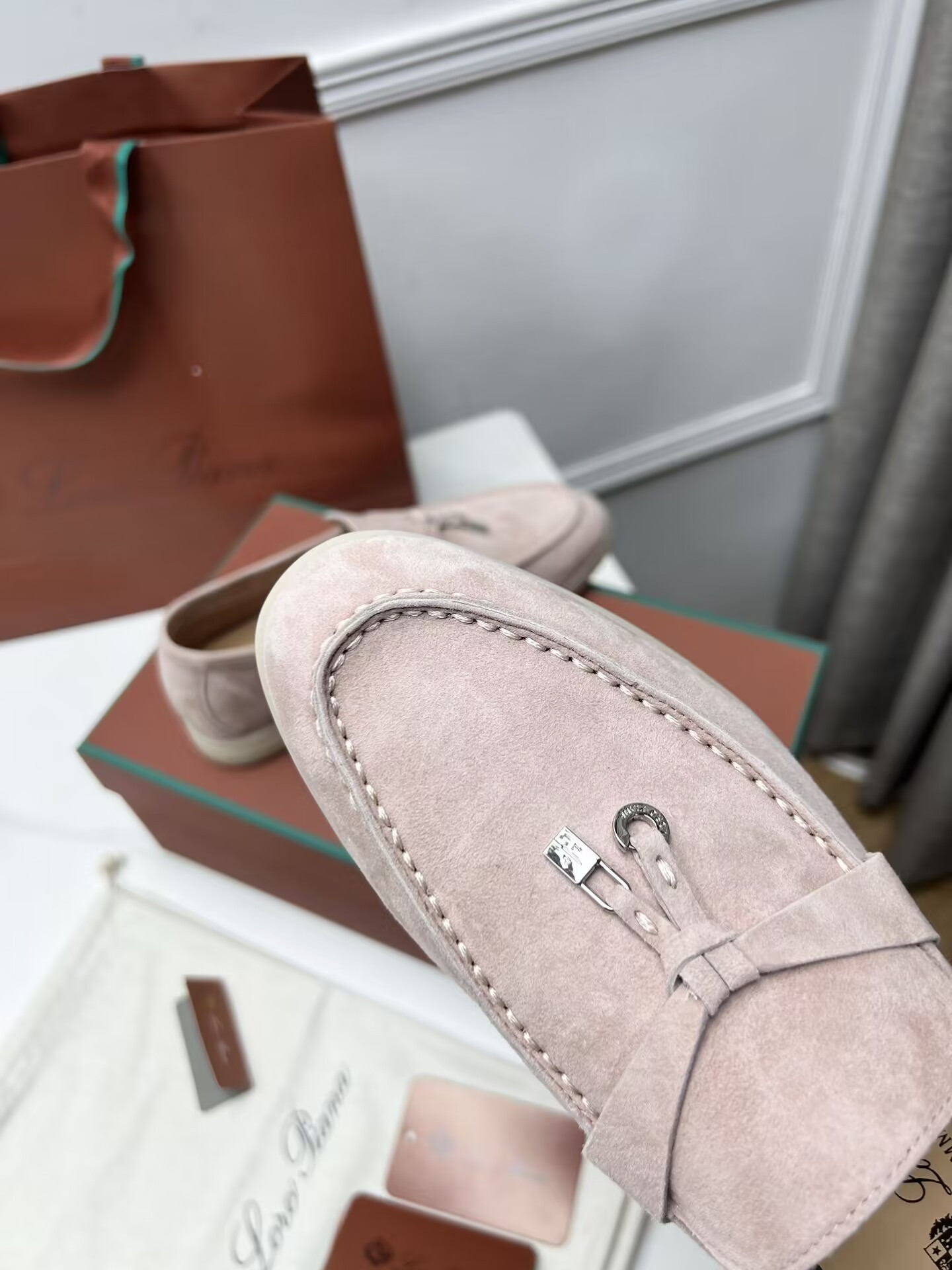 ua L**o p*ana summer charms walk loafers