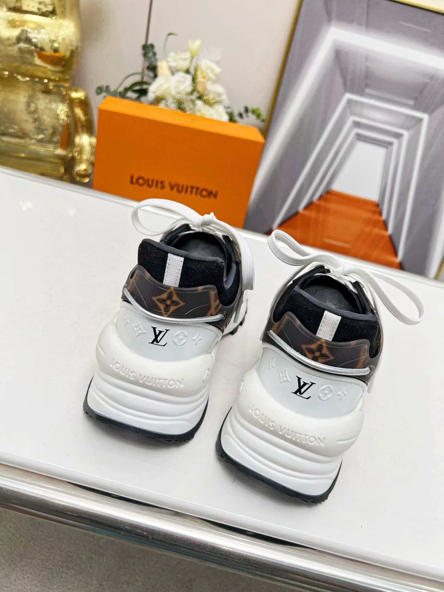 UA LV Run 55 Sneaker