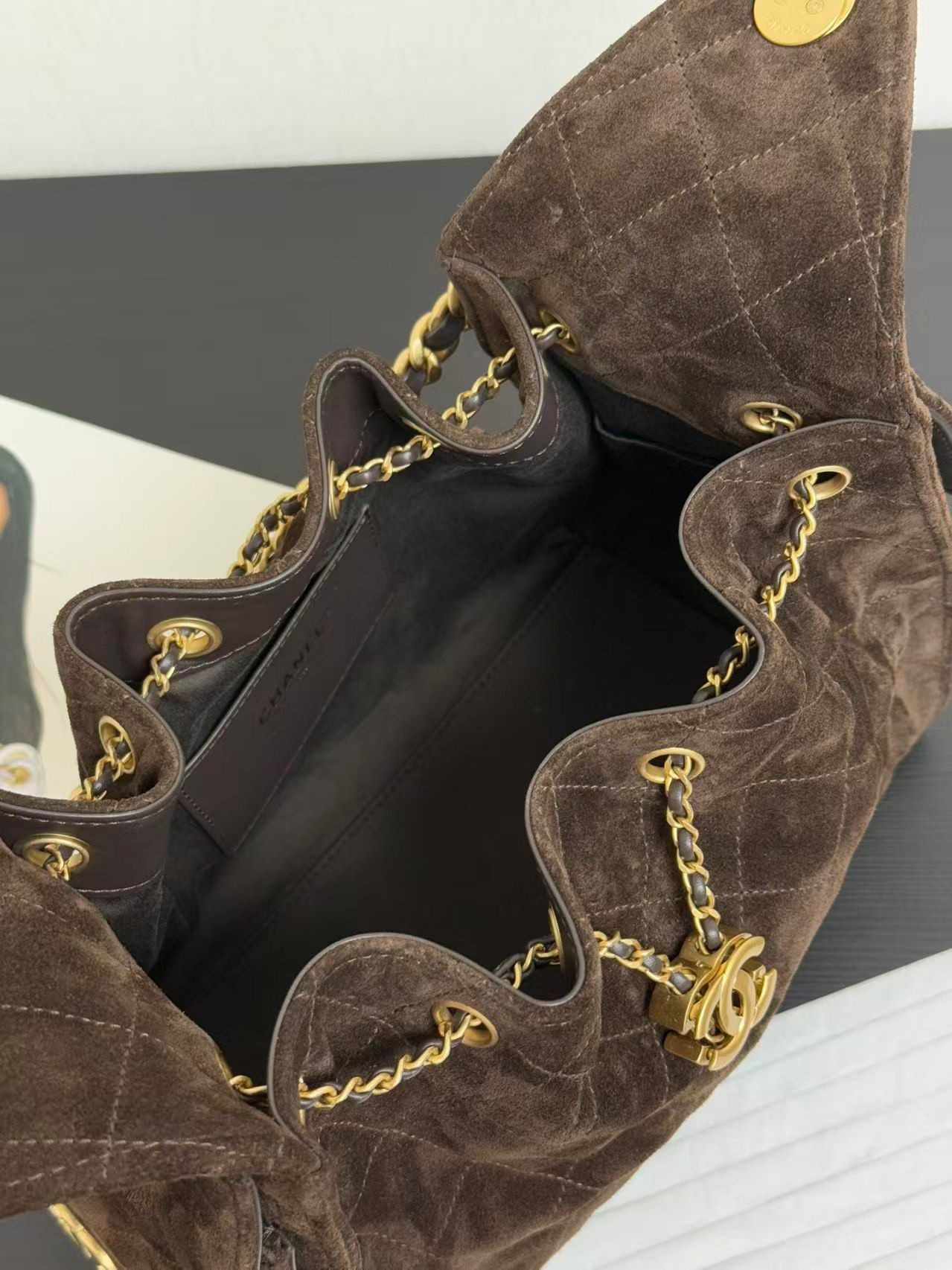 Ch*el 25c bucket bag 26x30x14cm