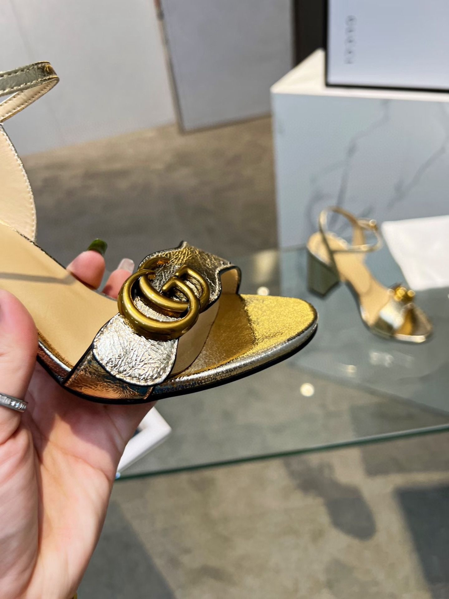 ua G*u*i horsebit heeled sandal