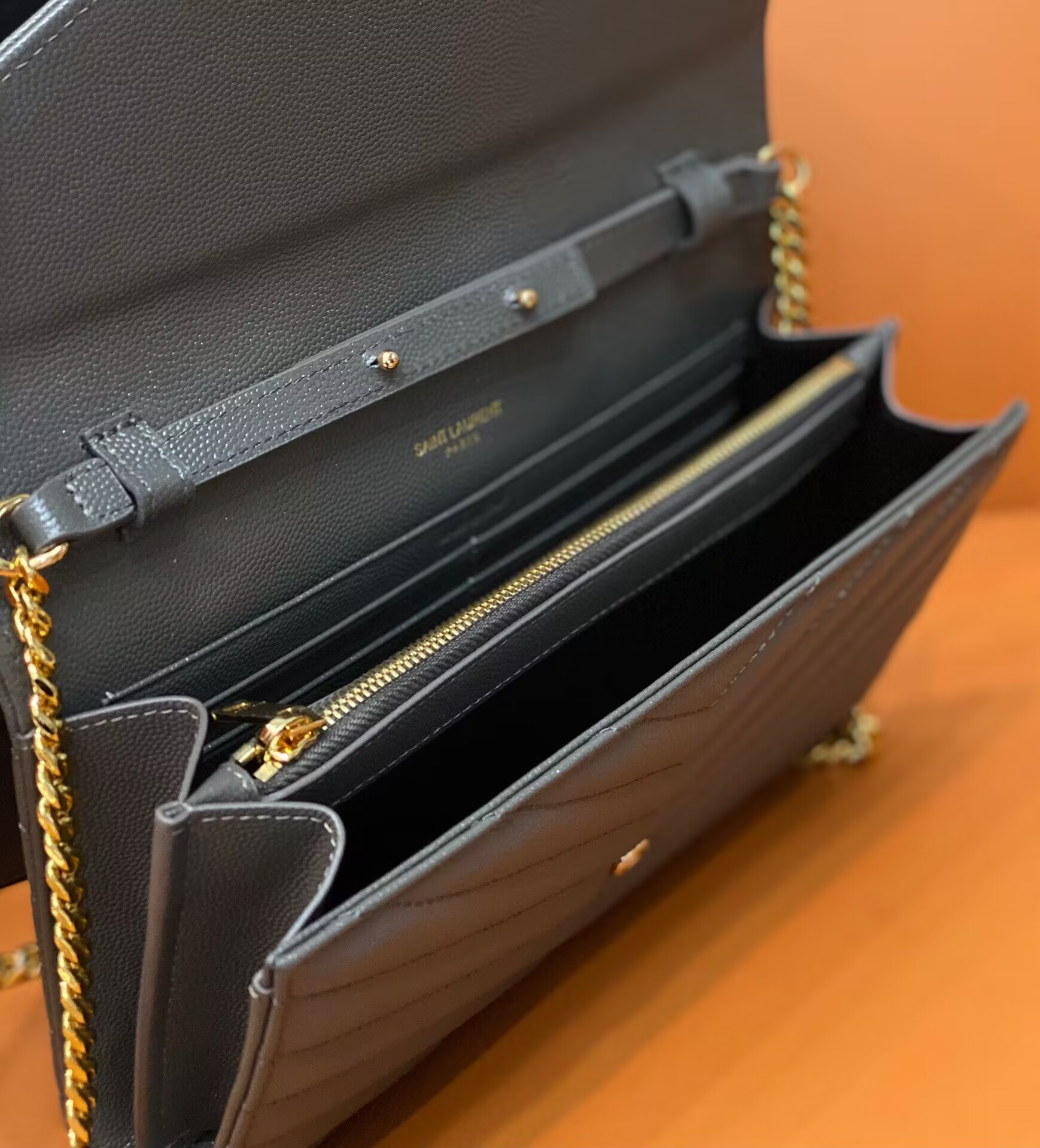 Sa**t Lau*nt cassandre matelassé leather shoulder bag 4×14×22cm