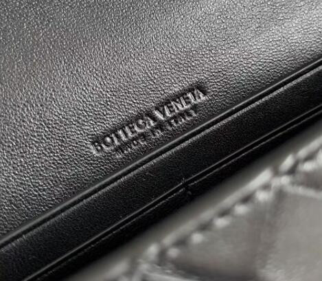 bo*te*ga Ve*ne*ta long clutch andiamo with handle black 31x13x3cm