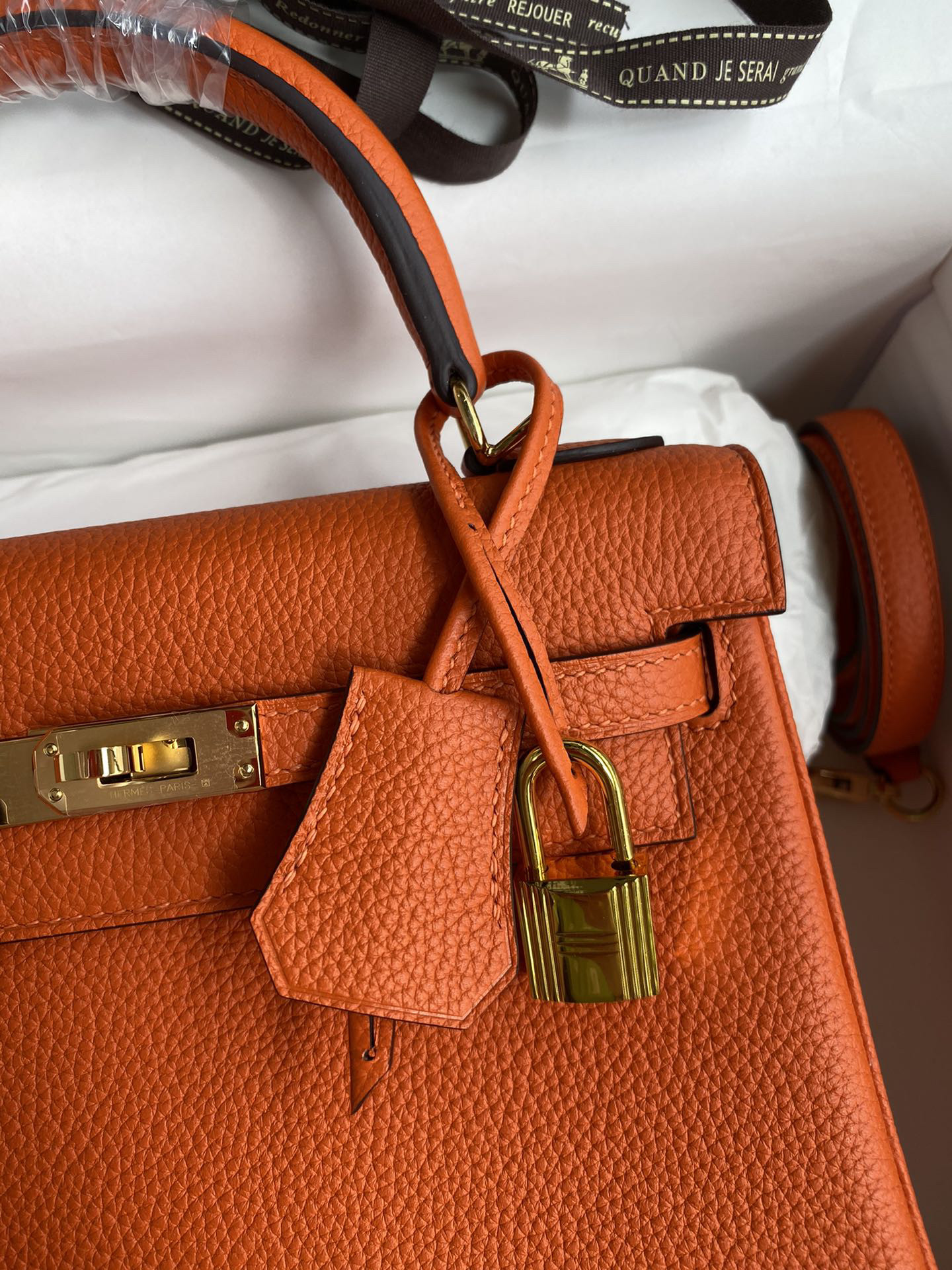 HERMÈS Kelly Gold-tone Hardware 25 28