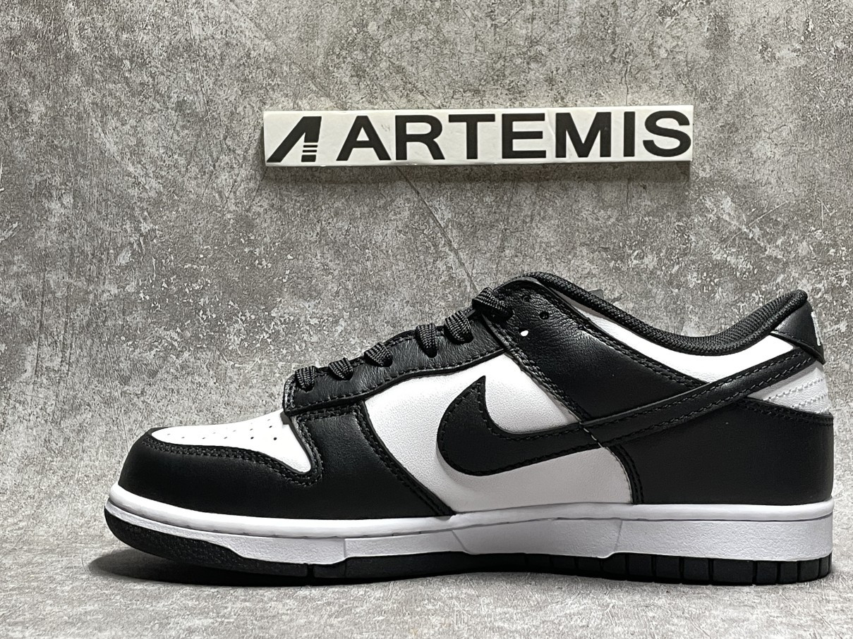 Nike Dunk Low Retro White Black Panda (2021)