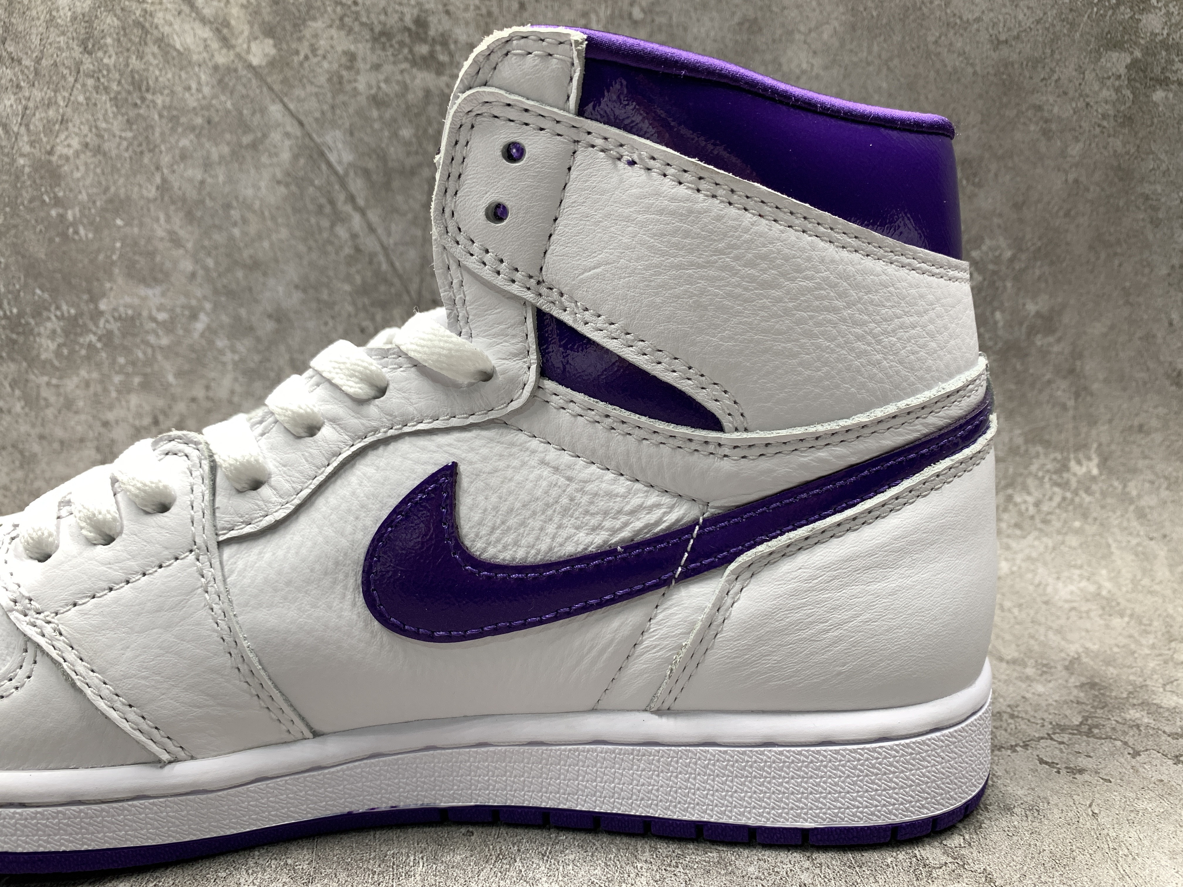 Air Jordan 1 Retro High White/Court Purple