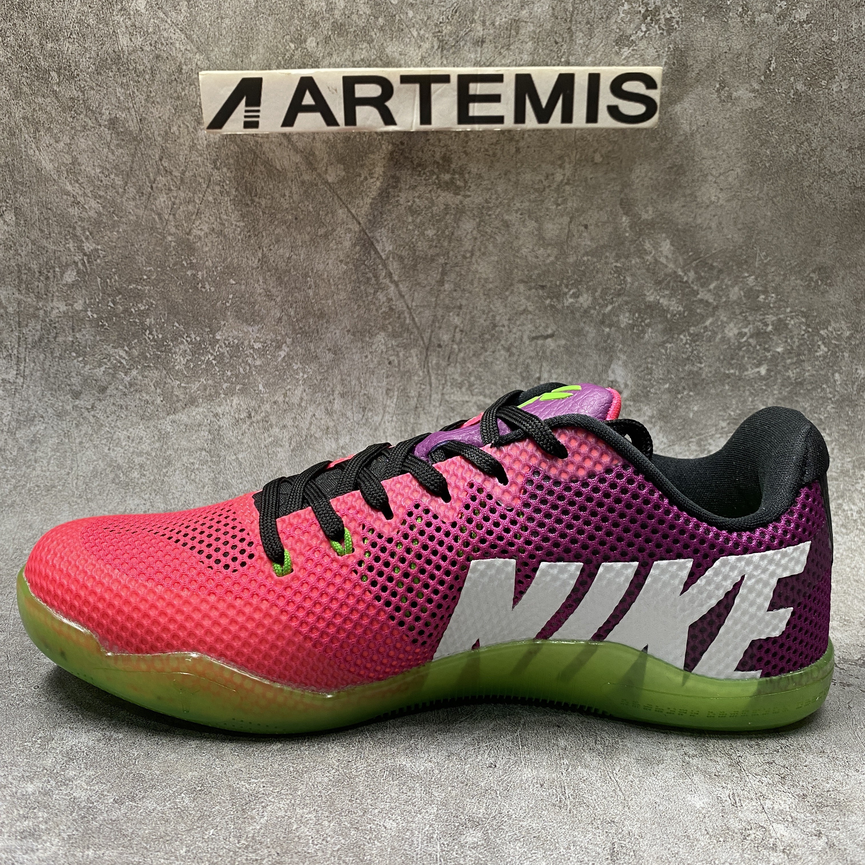 Nike Kobe 11 EM Low Mambacurial