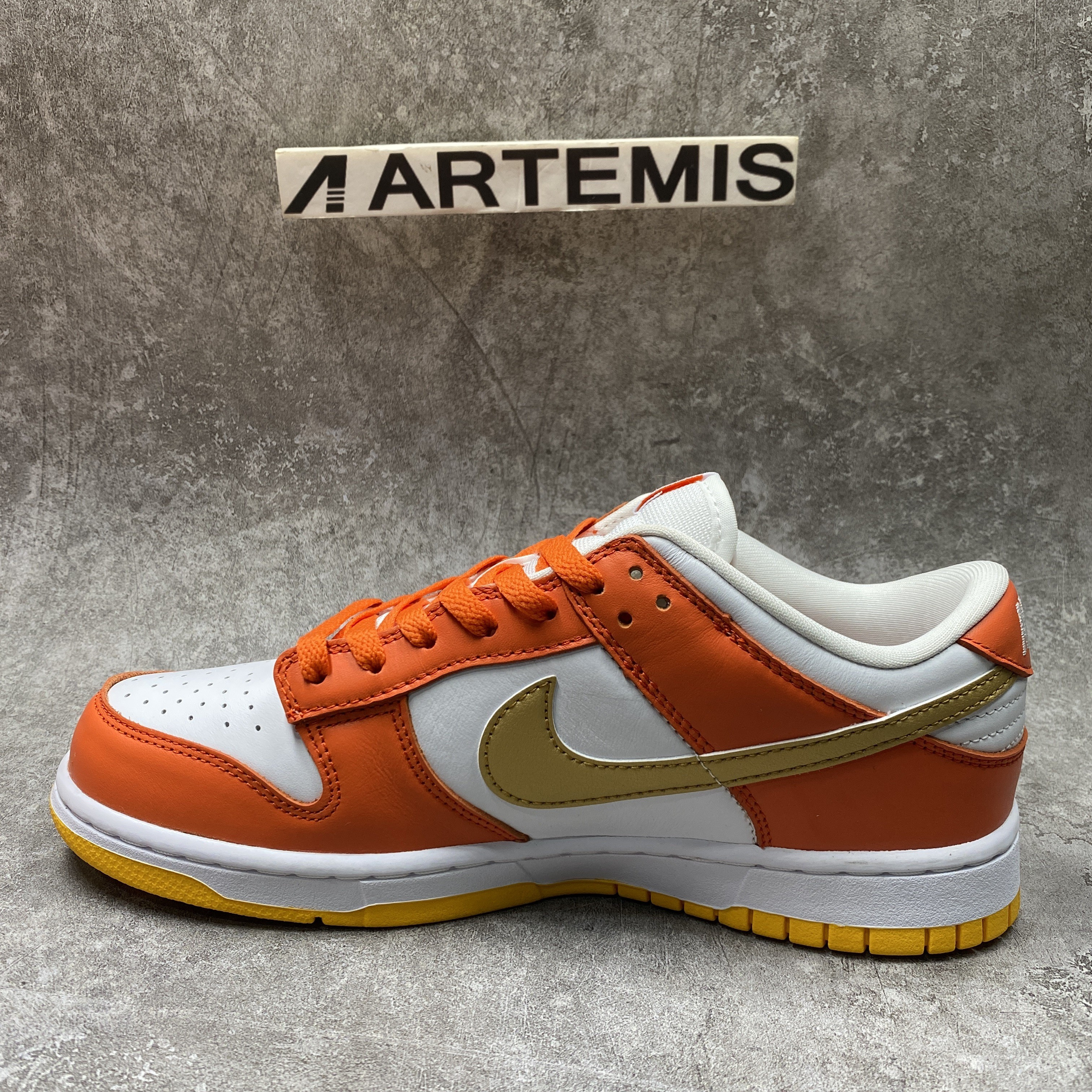 Nike Dunk Low University Gold