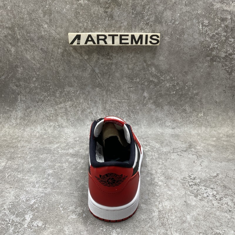 Air Jordan 1 Retro Low Chicago (2022)