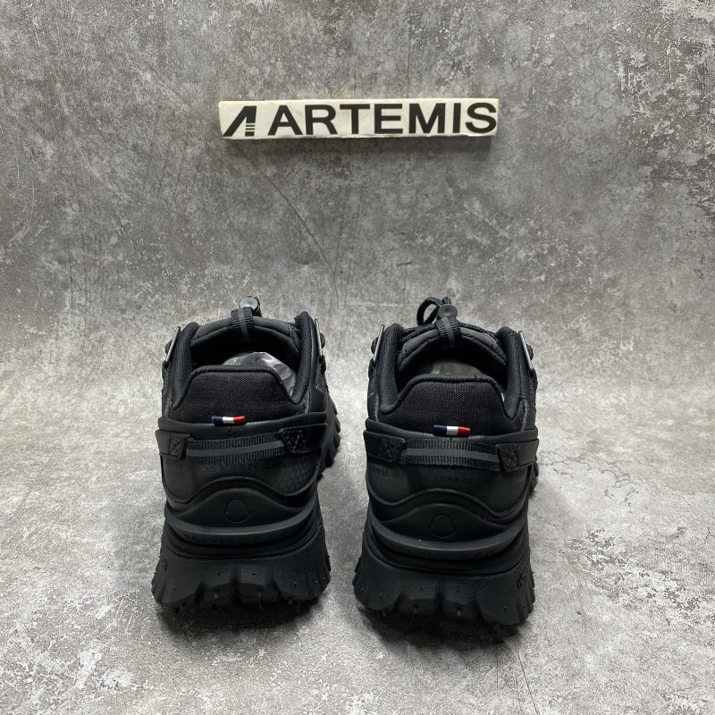 Moncler Trailgrip Gore-Tex Black
