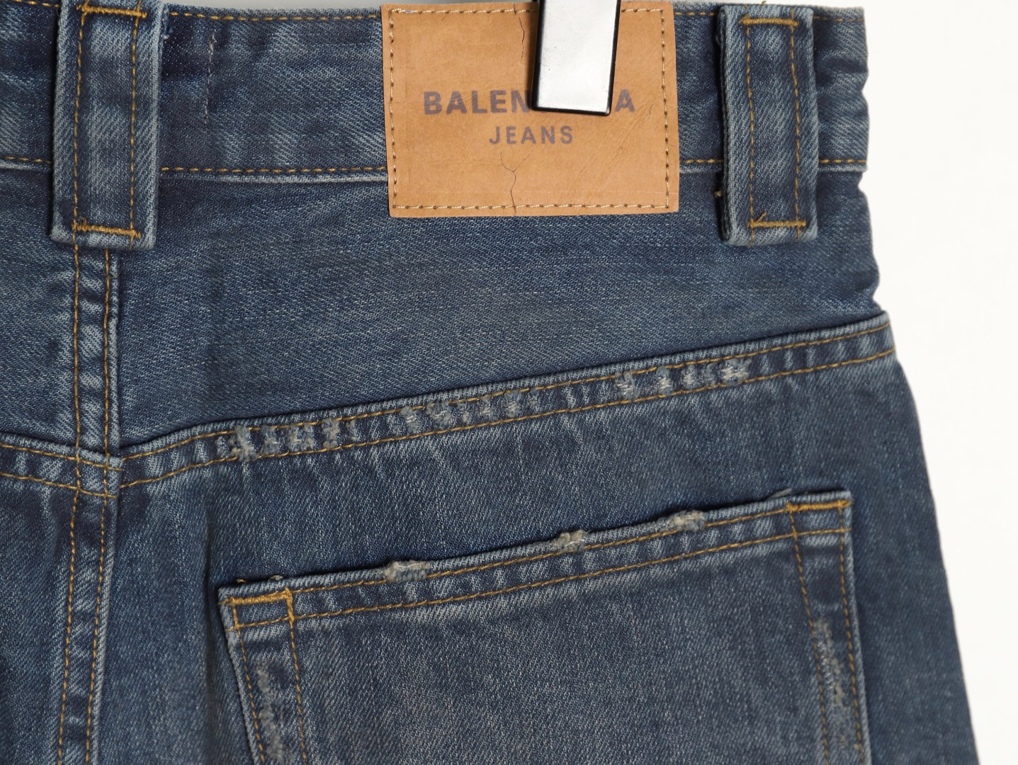 Ba*len*cia*ga shorts