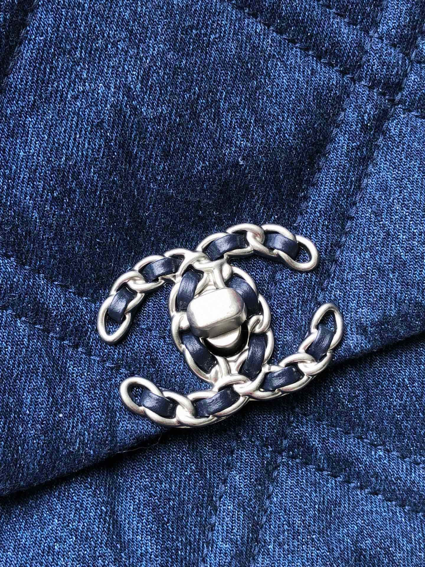 Ch*el 19 large handbag, gold-tone, silver-tone & ruthenium-finish metal blue 7.8 × 11.7 × 3.9 in