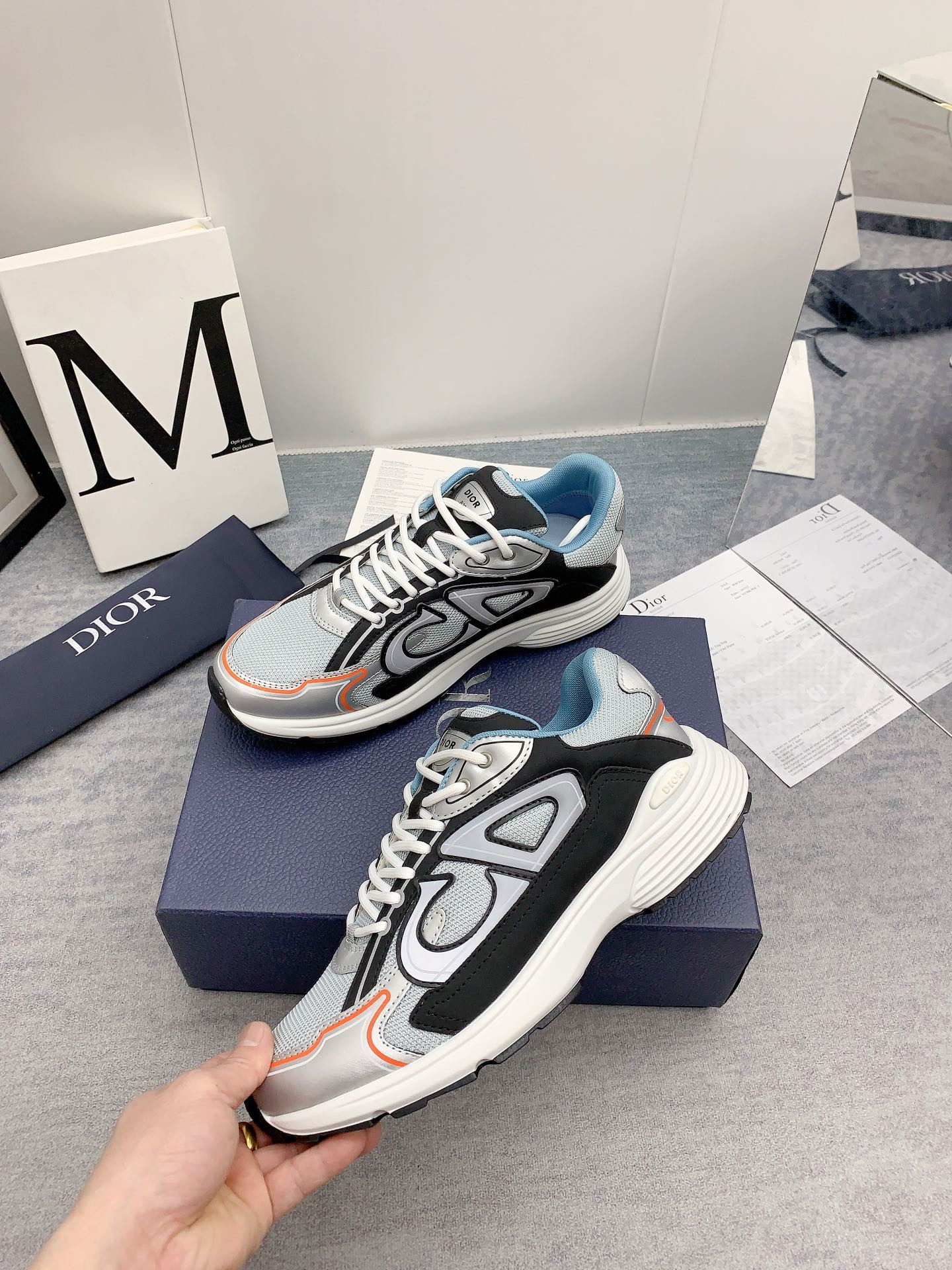 ua D*or b30 silver dark grey