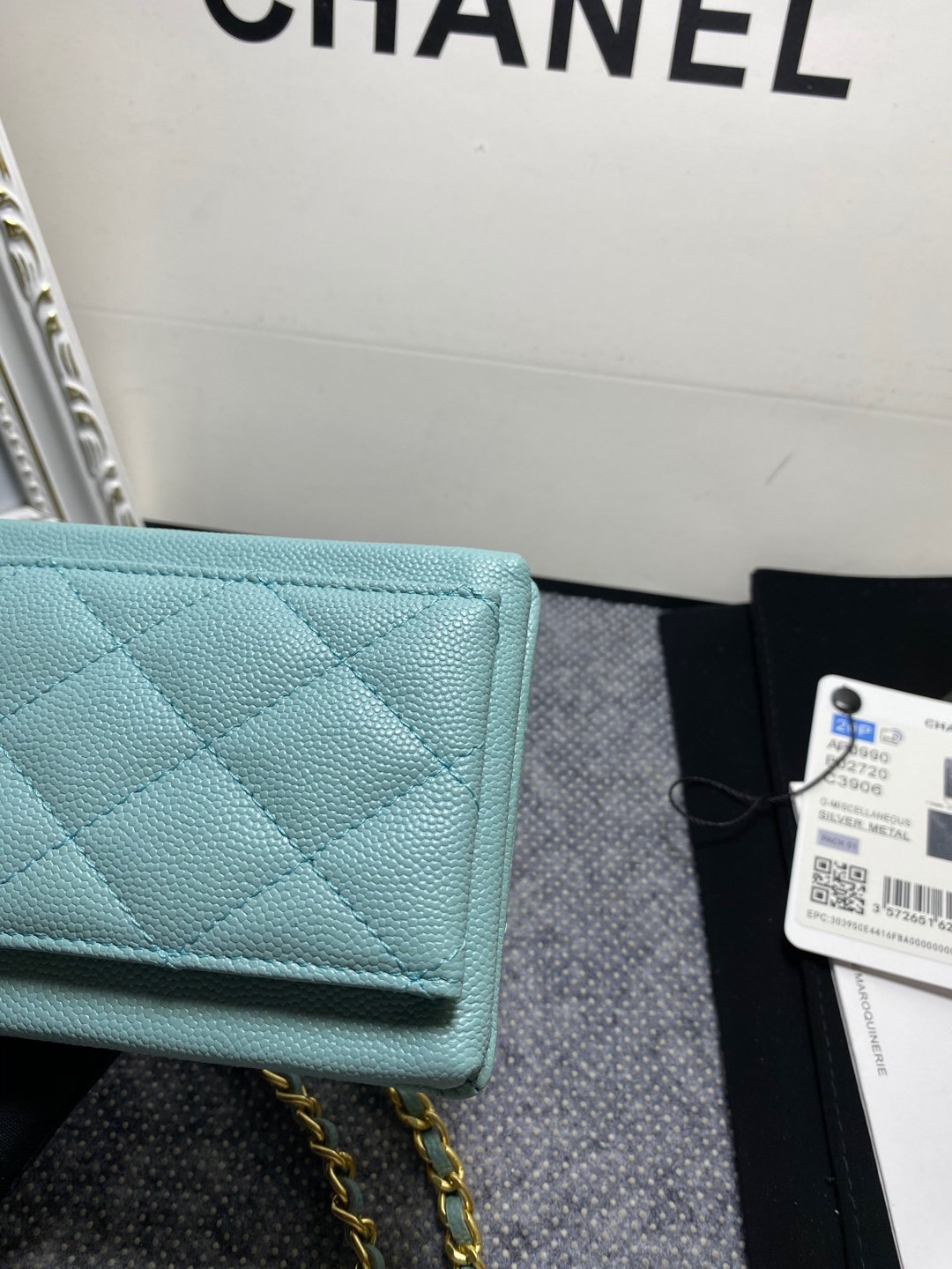 Ch*el long zipped wallet 19-11cm