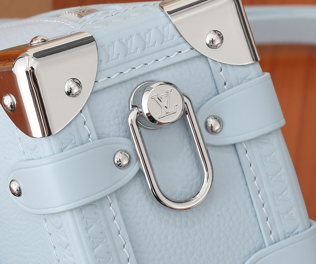 LV Side Trunk PM M25067   7.1 x 4.9 x 3.1 inches