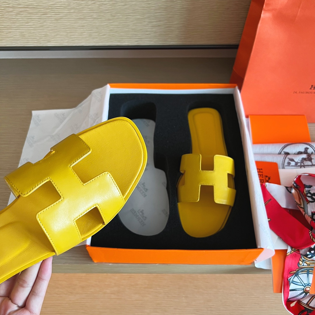 ua H**me5 oran sandal