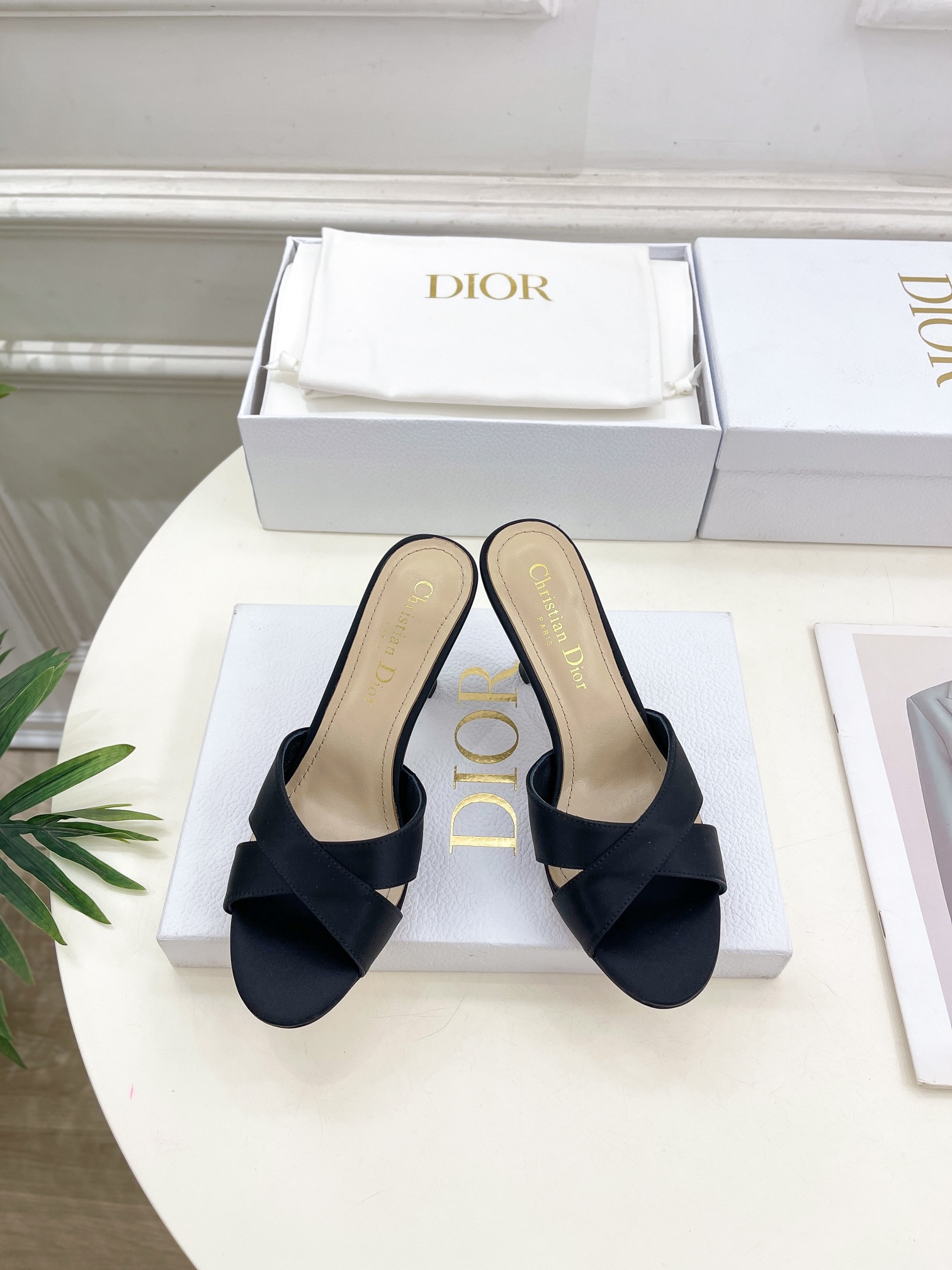 ua D*or tribales heeled slide