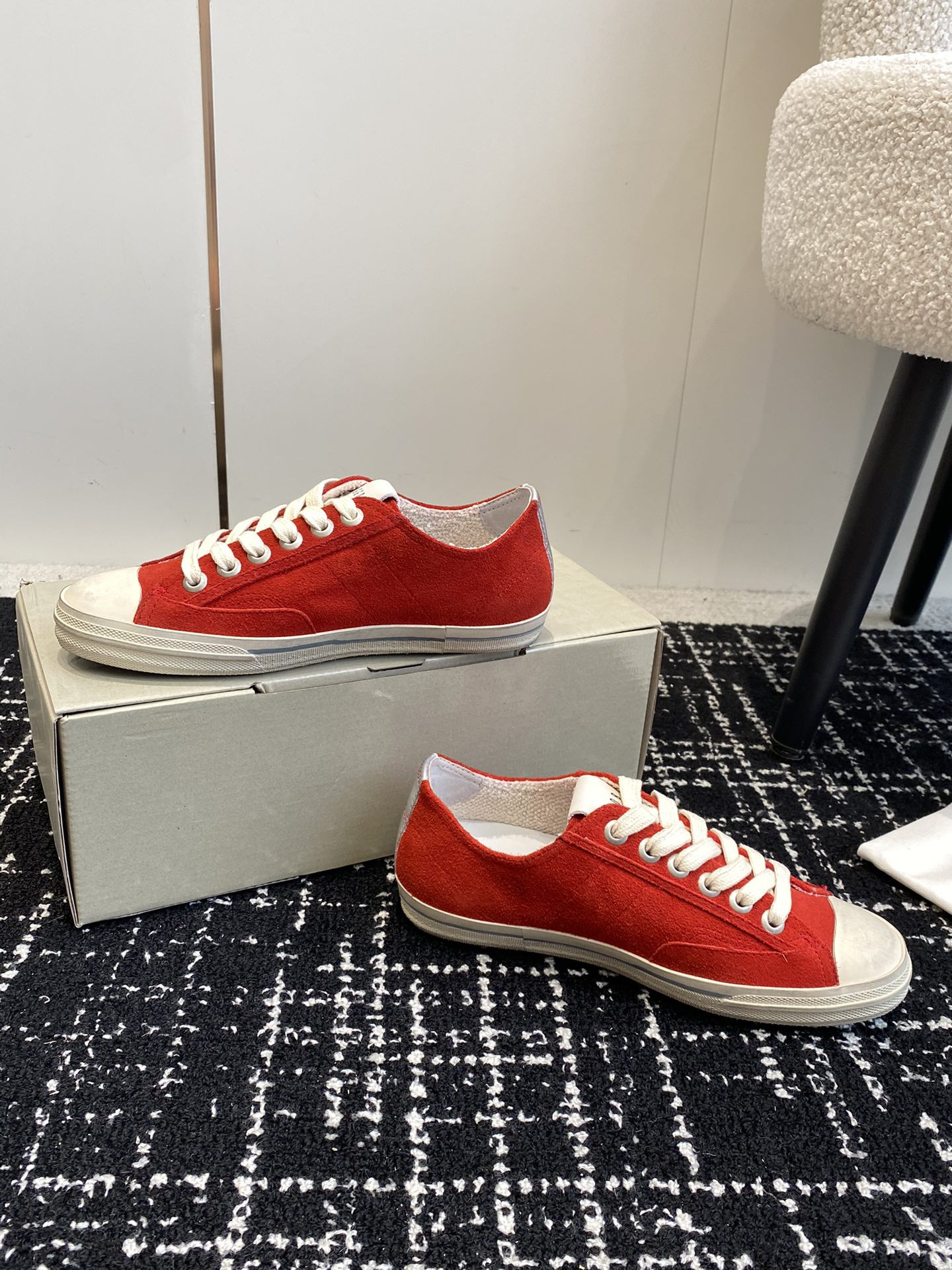 UA Golden Goose V-STAR Sneaker