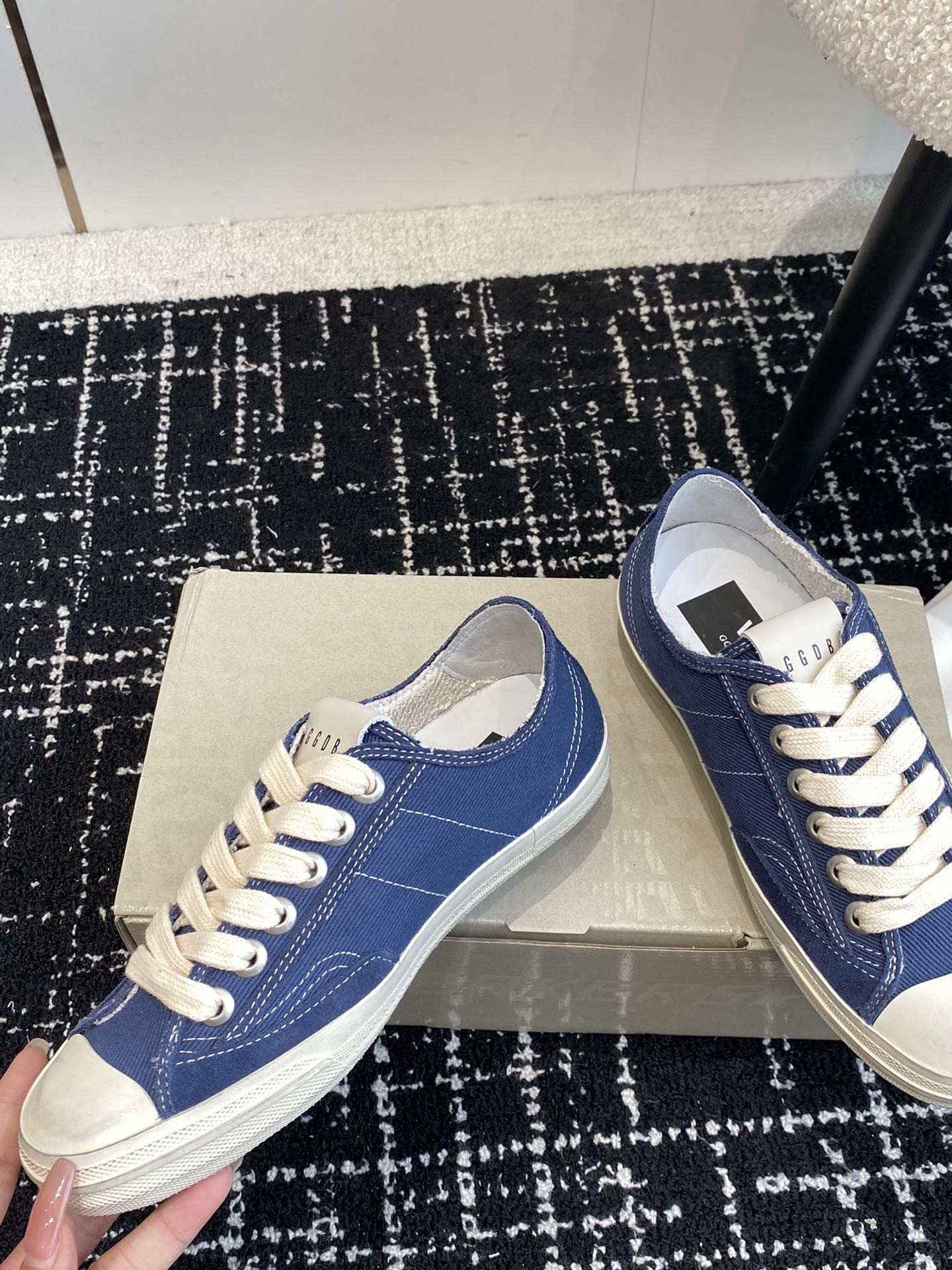 UA Golden Goose V-STAR Sneaker