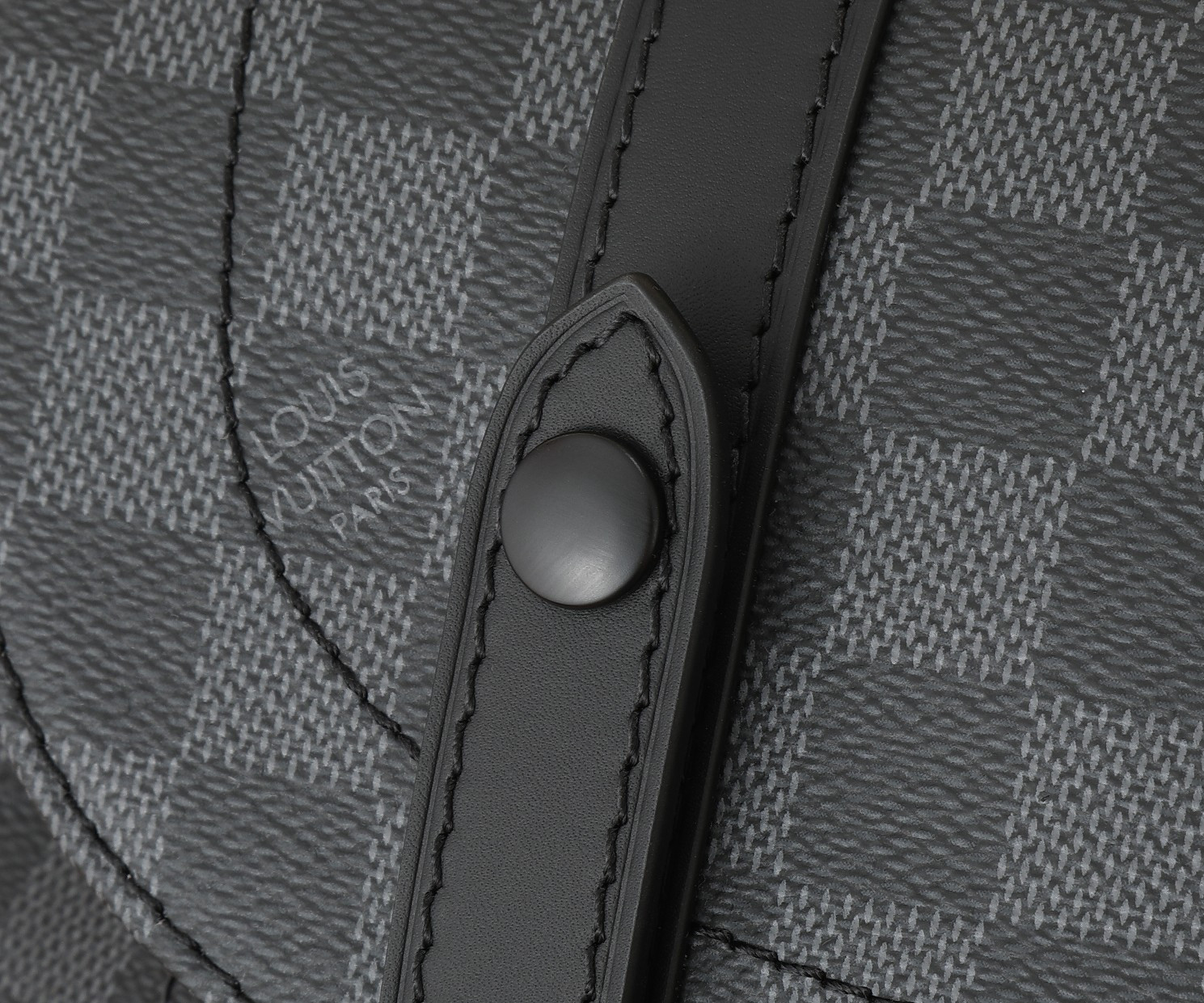 LV Christopher MM N41379 15 x 17.3 x 4.9 inches