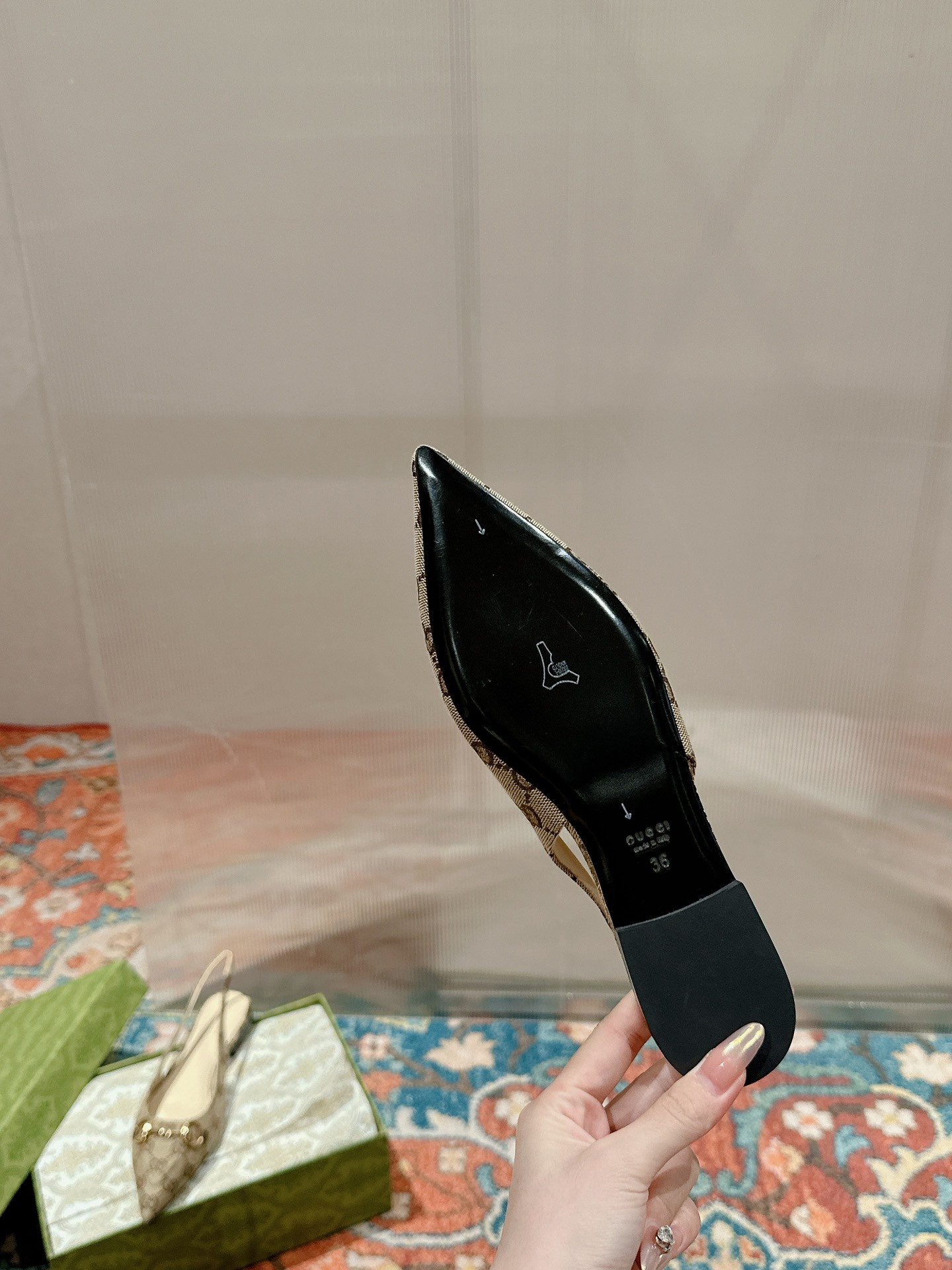 ua G*u*i horsebit slingback flat