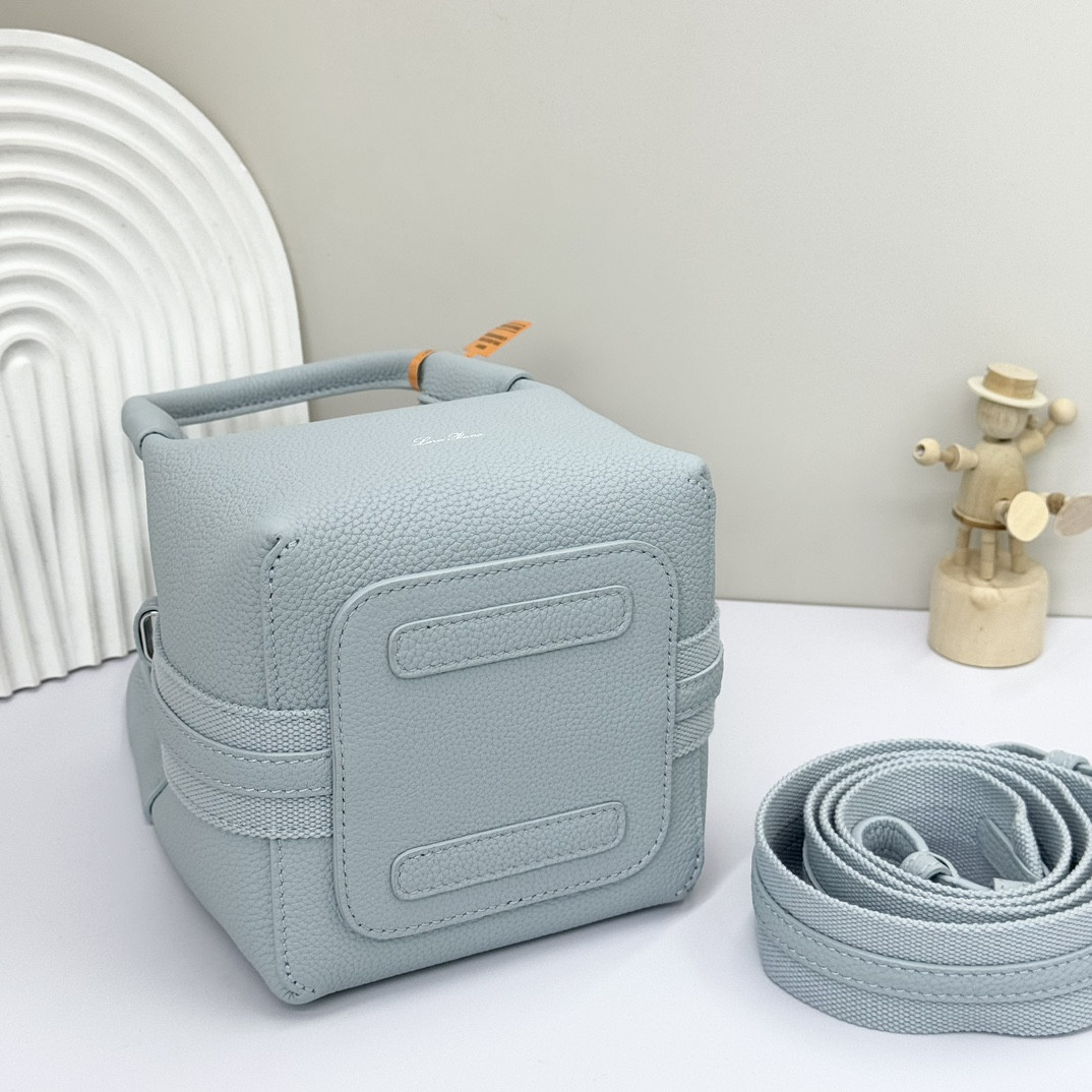 L**o p*ana micro bale bag grained calfskin 23 x 16 x 14 cm