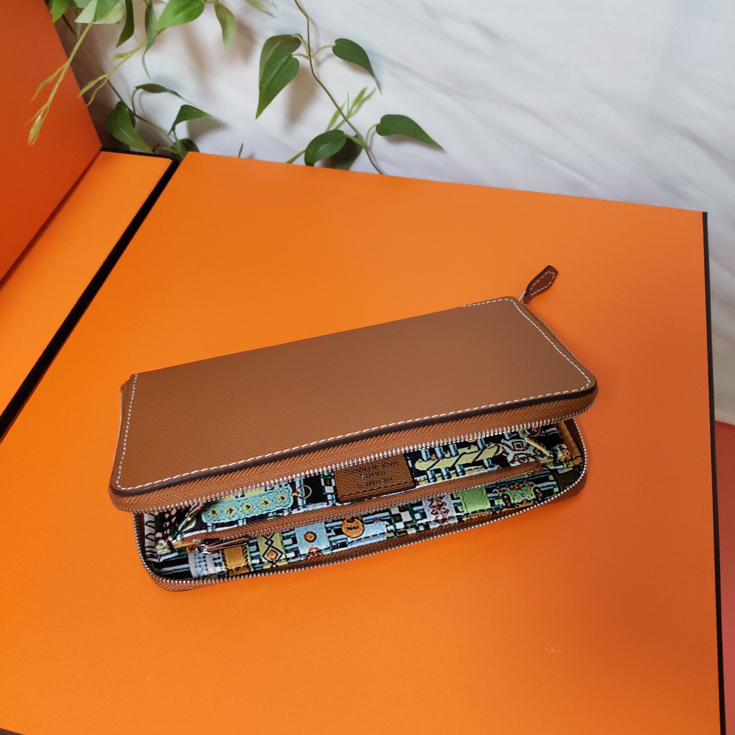 H**me5 long wallet 20x11cm