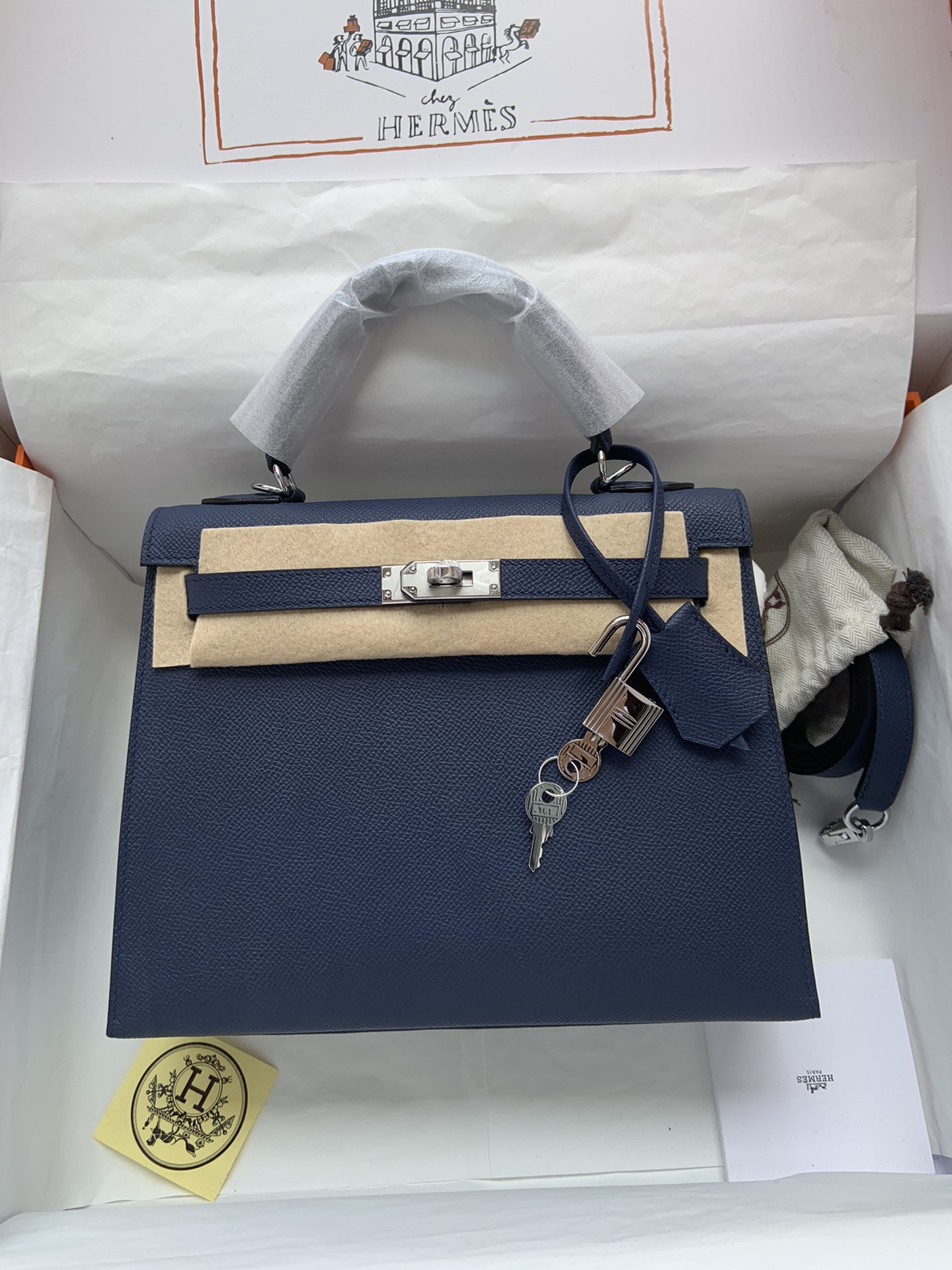 HERMÈS Kelly Silver-tone Hardware 25 28