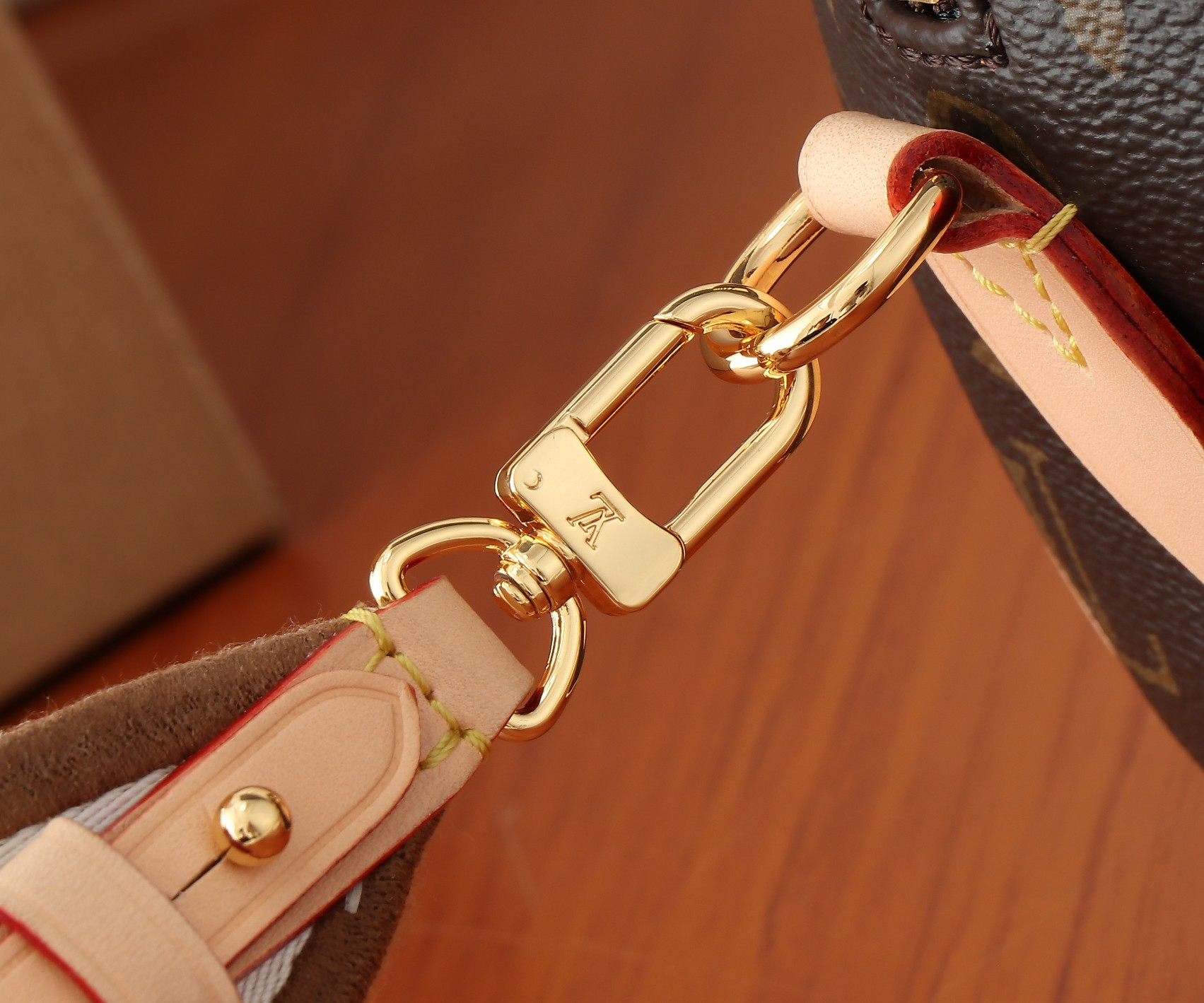 LV Speedy 18  M46970 18x12.5x11CM