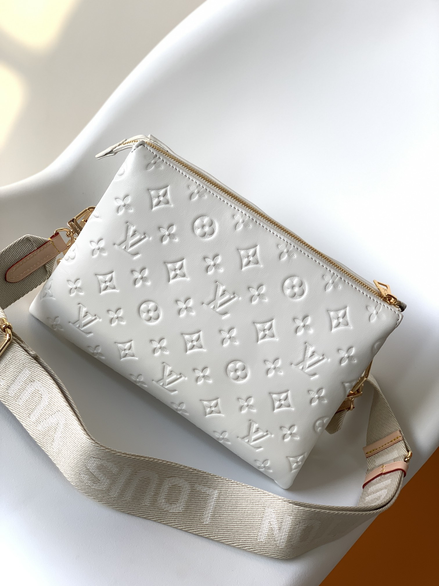 LV COUSSIN PM M57793 26×20×12cm