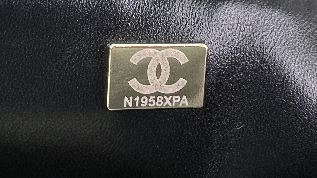 Ch*el classic flap bag 20cm