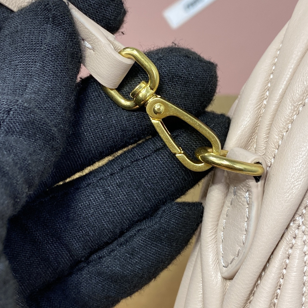 Miu Miu Wander matelassé nappa leather hobo bag 17x20x6cm