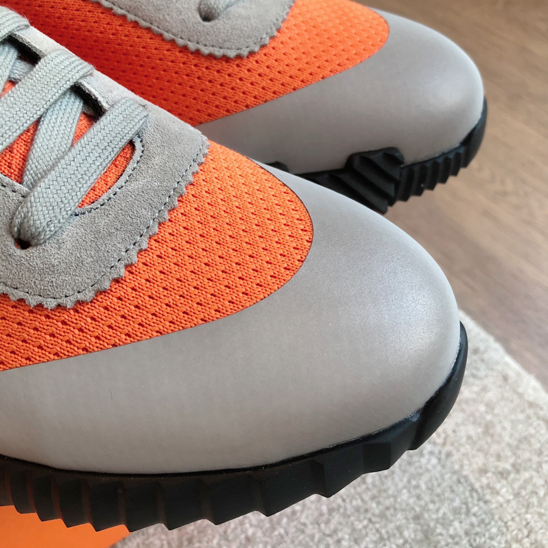 ua H**me5 bouncing sneaker