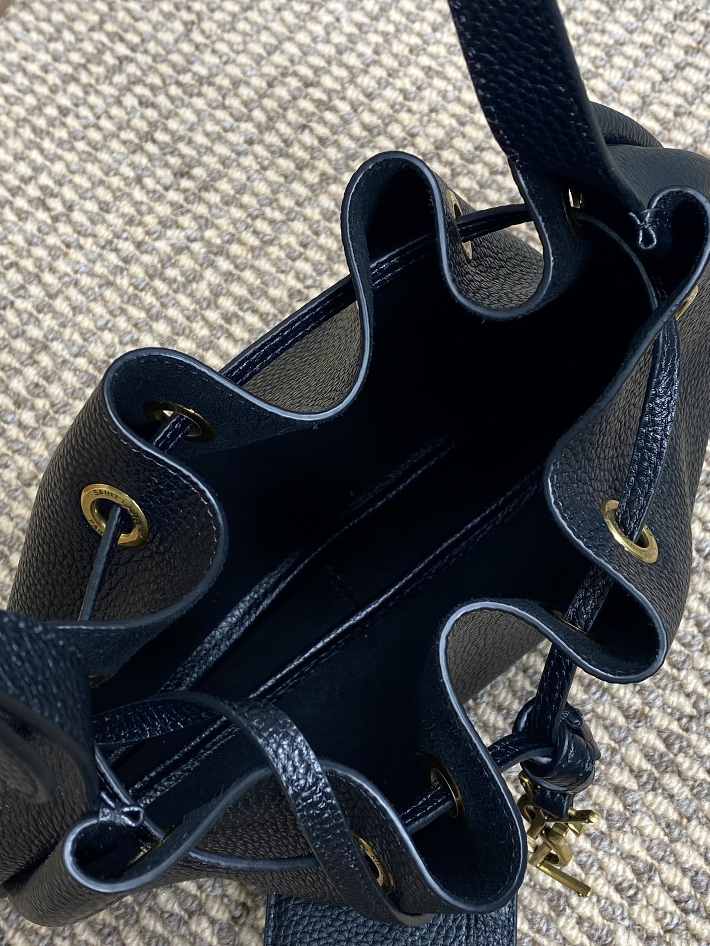 Y*L paris vii small hobo in grained leather 30x25x3cm