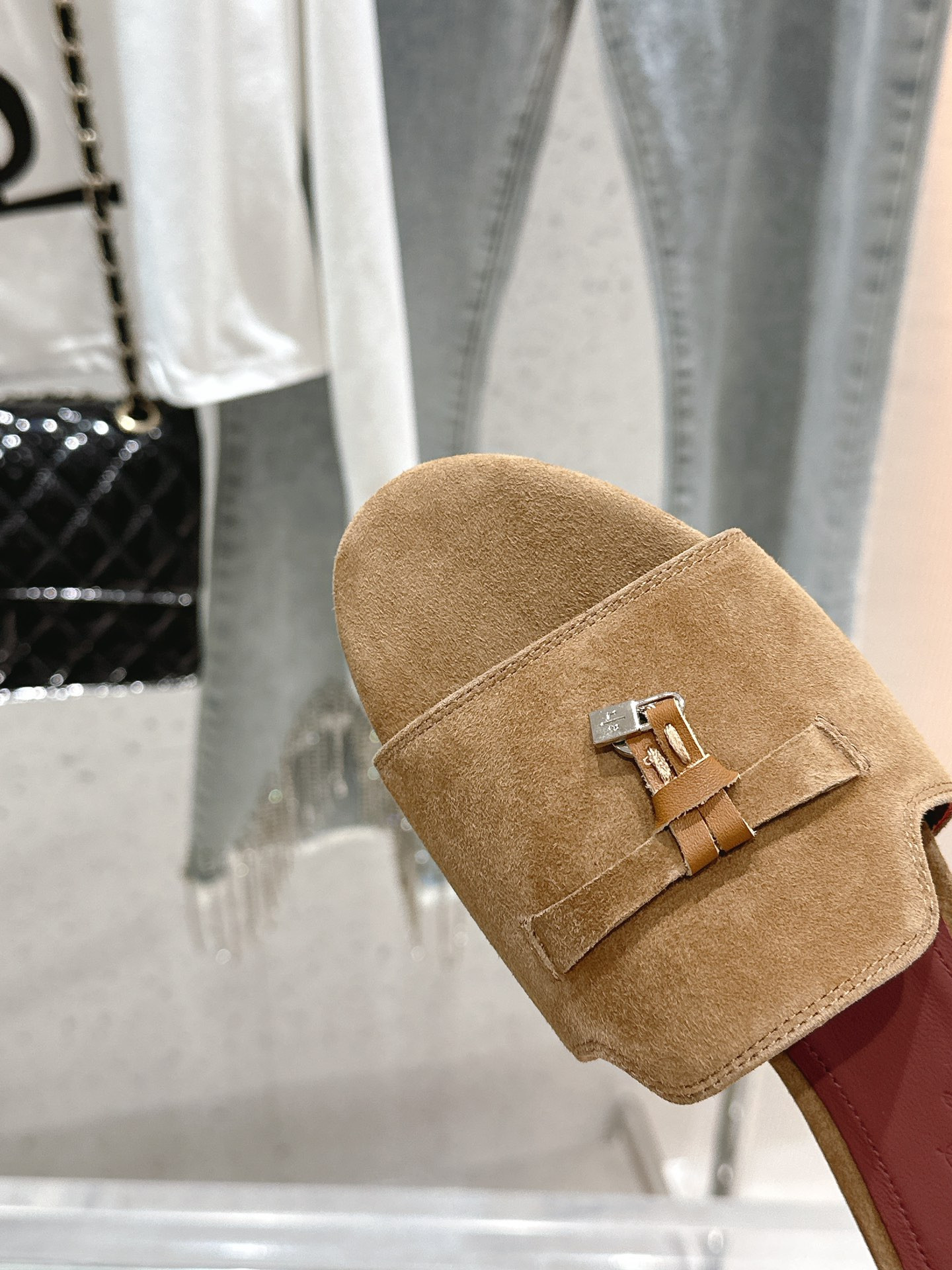 ua L**o p*ana summer charms sandal