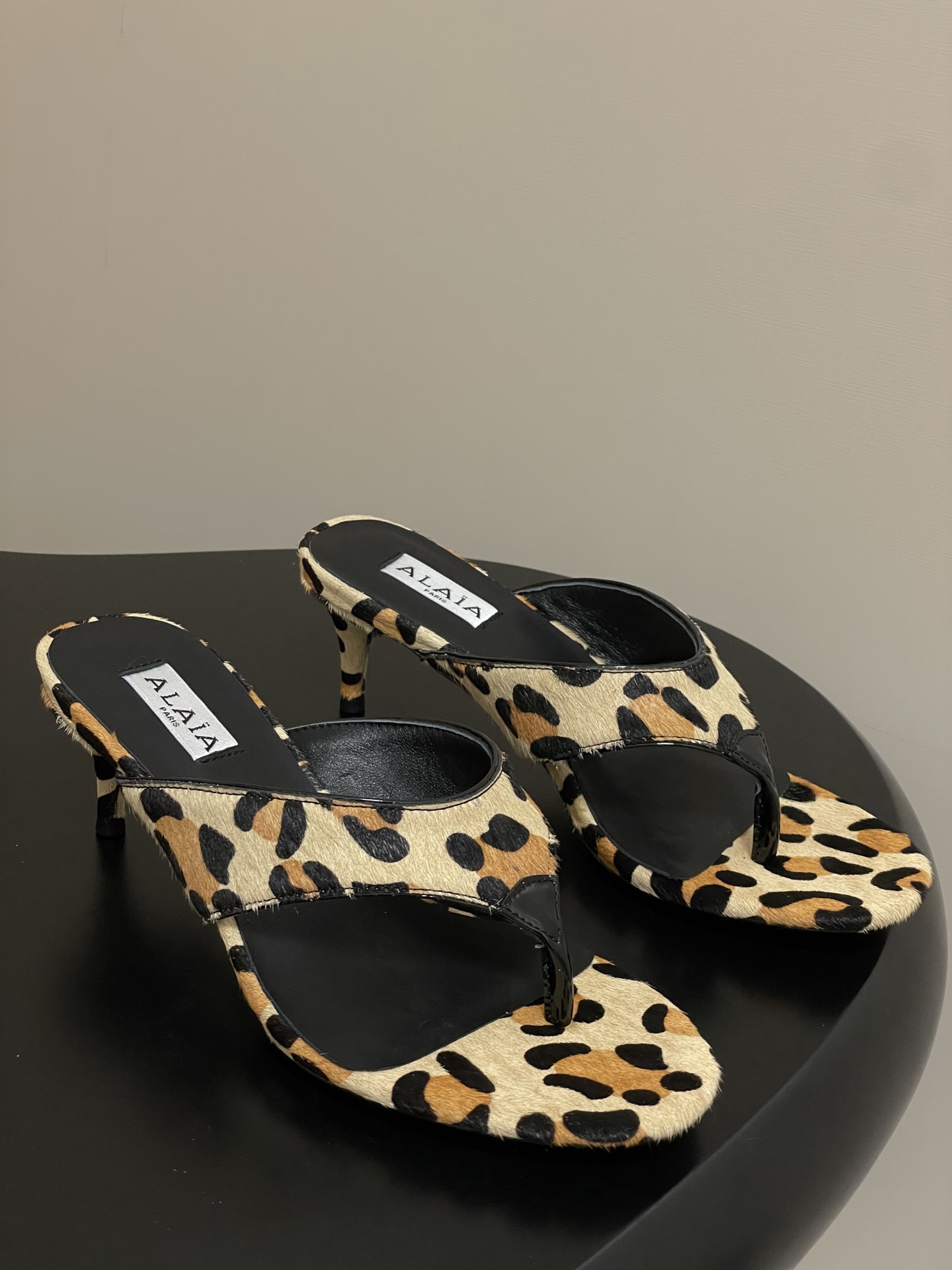 UA Alaia Triangle Flat Slides 5.5cm Heel(Customized Size 7-10 days production time)