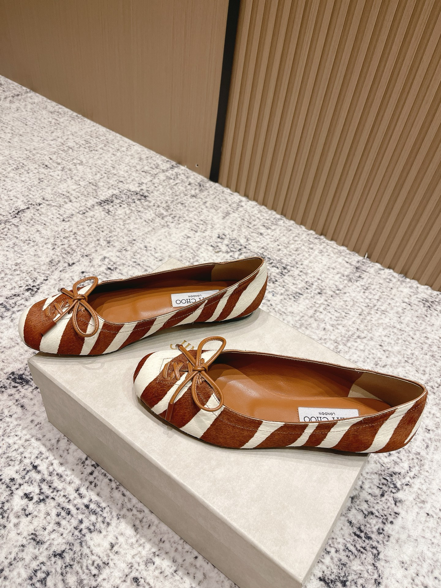 ua Ji*y Ch* scarlett ballerina flats