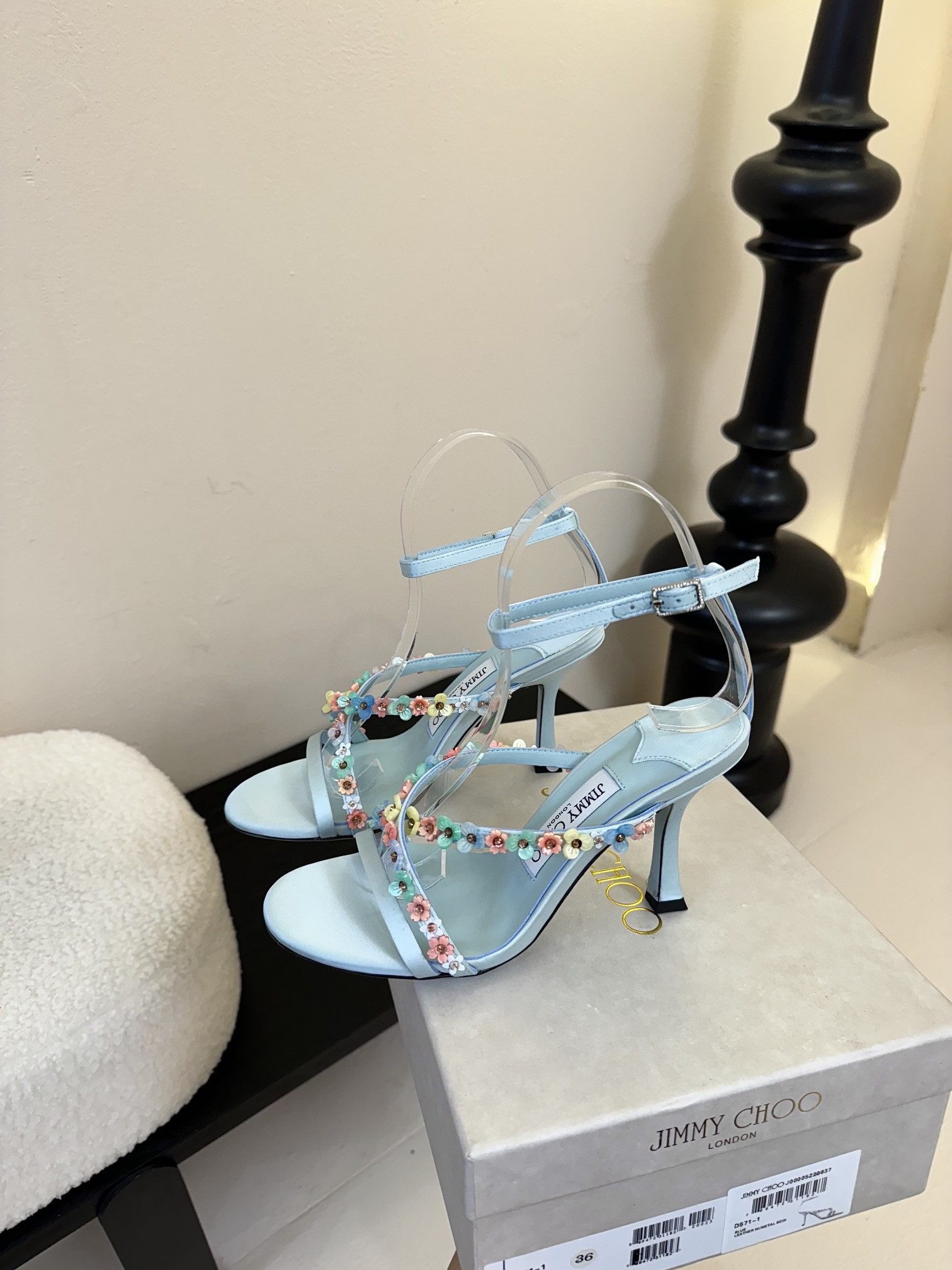 ua Ji*y Ch* blanche sandals 9cm