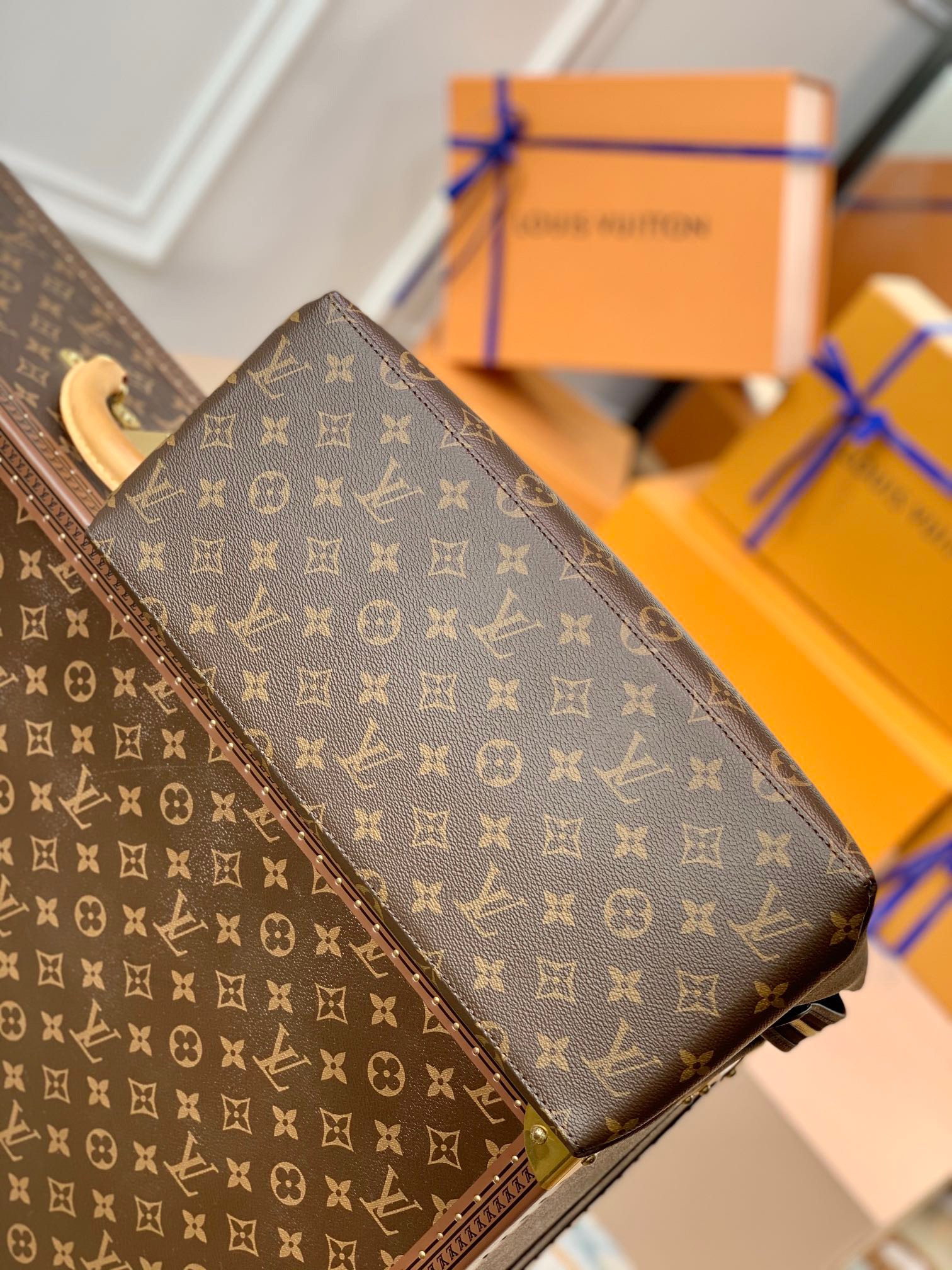 LV Christmas GRAND PALAIS M45898