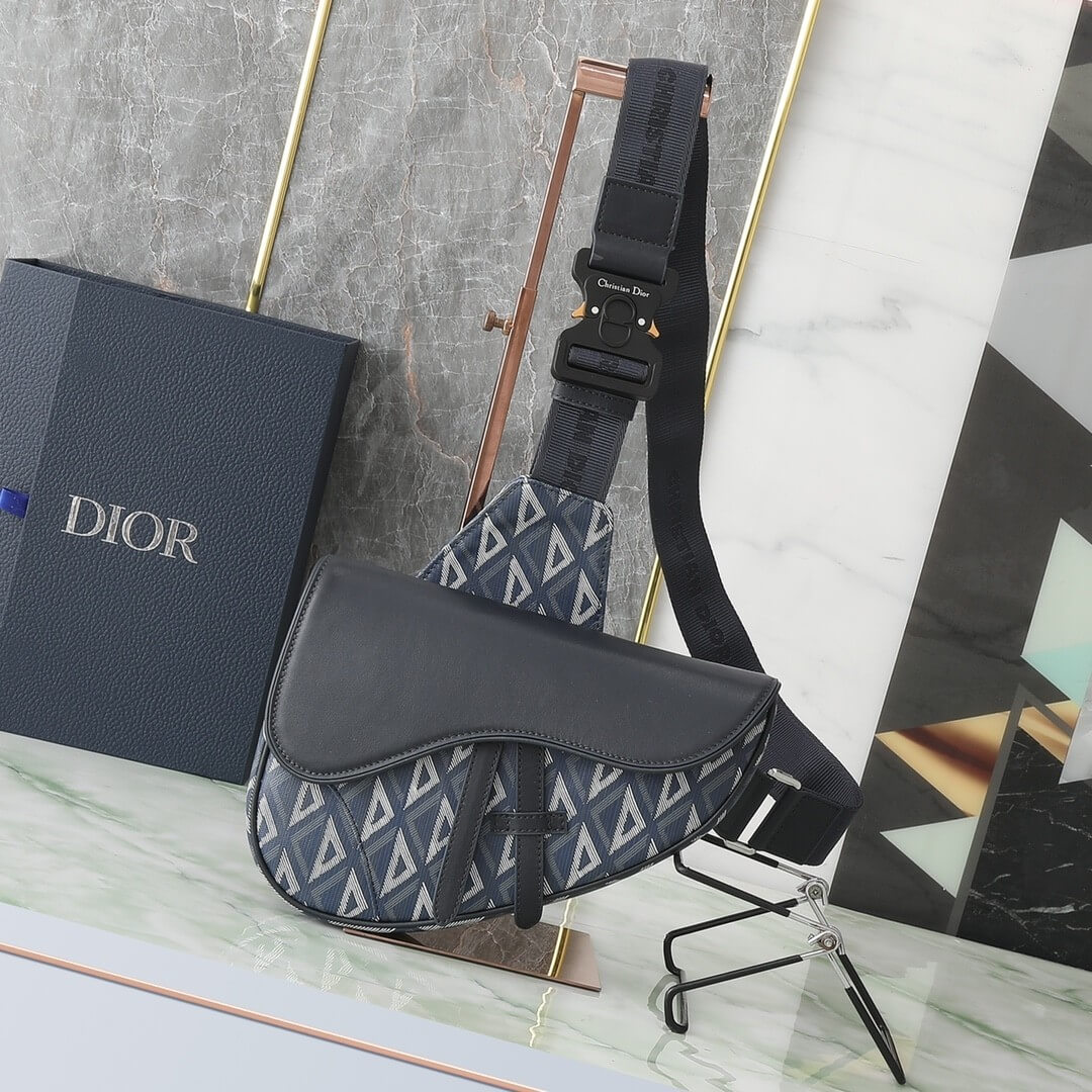 D*or saddle bag with strap
