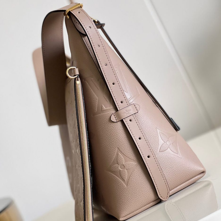 LV CarryAll MM