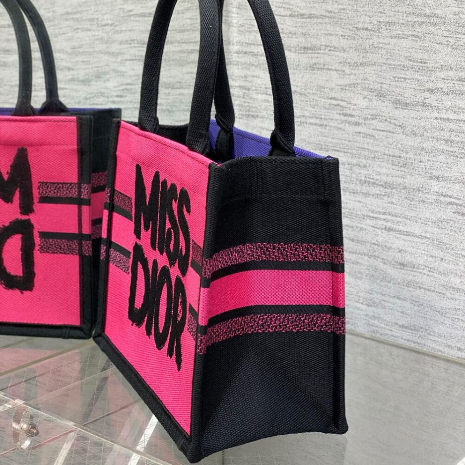 small D*or book tote